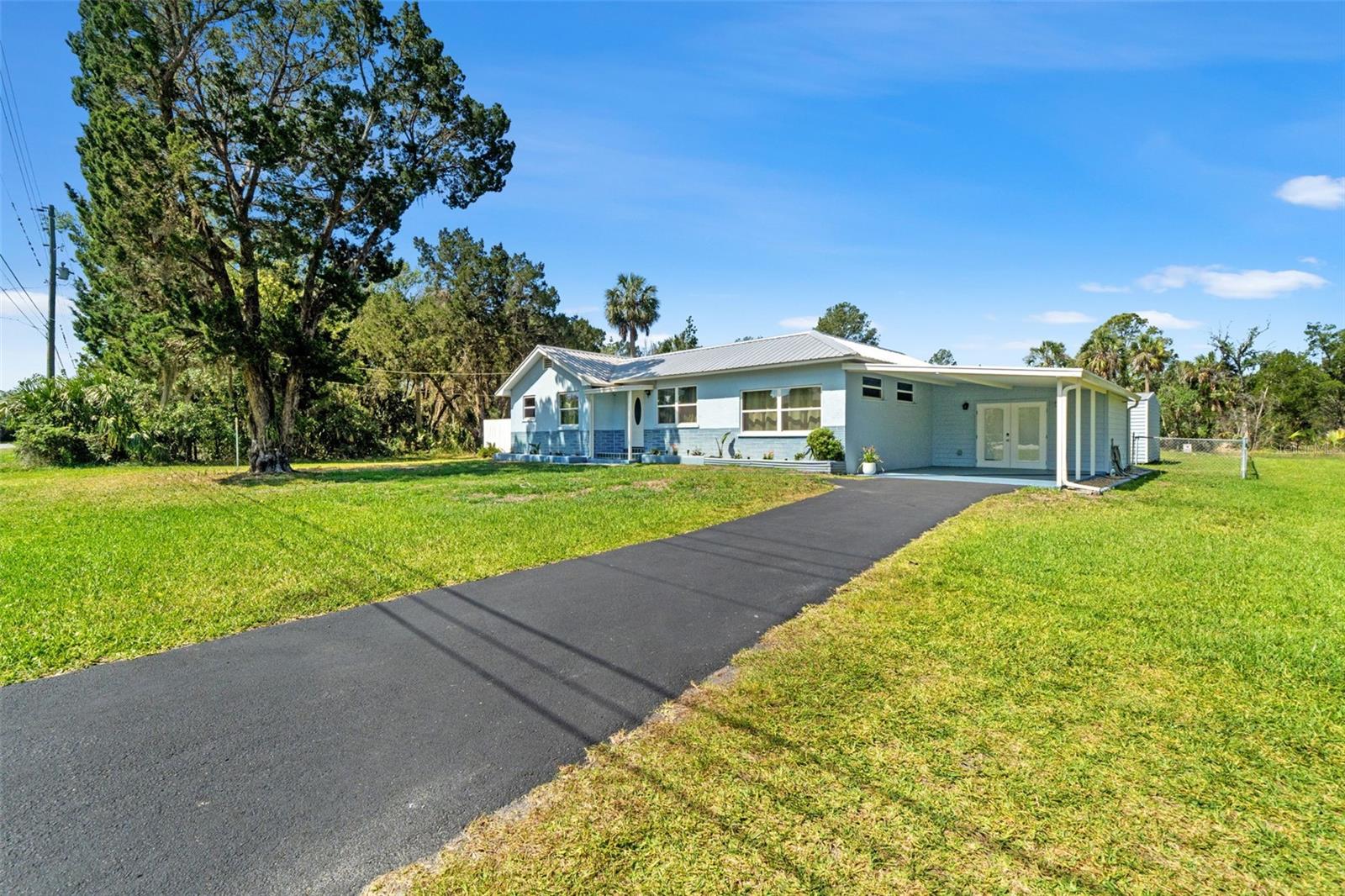 Image 13 of 50 For 10928 Fort Island Trail