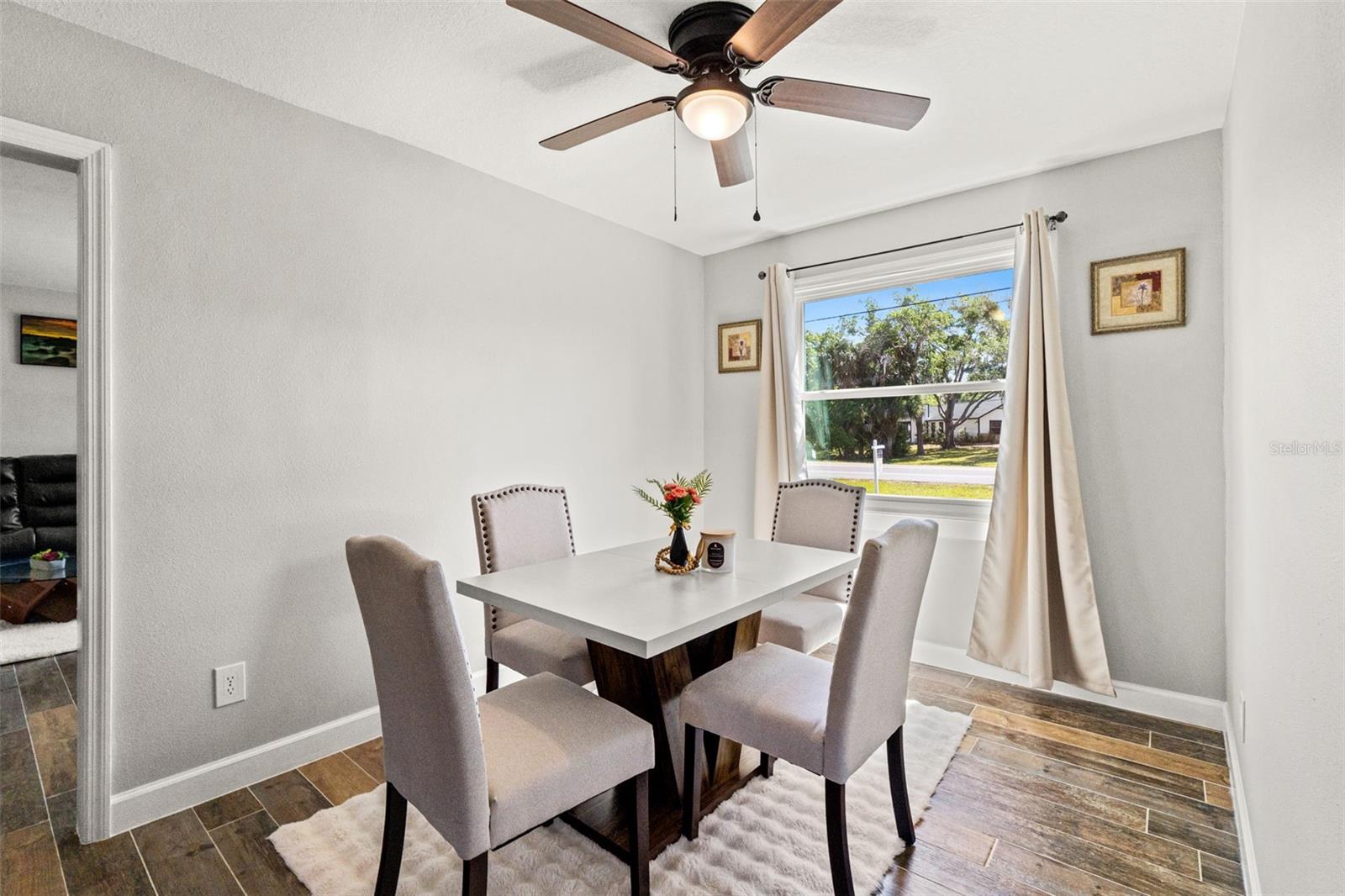 Image 19 of 50 For 10928 Fort Island Trail