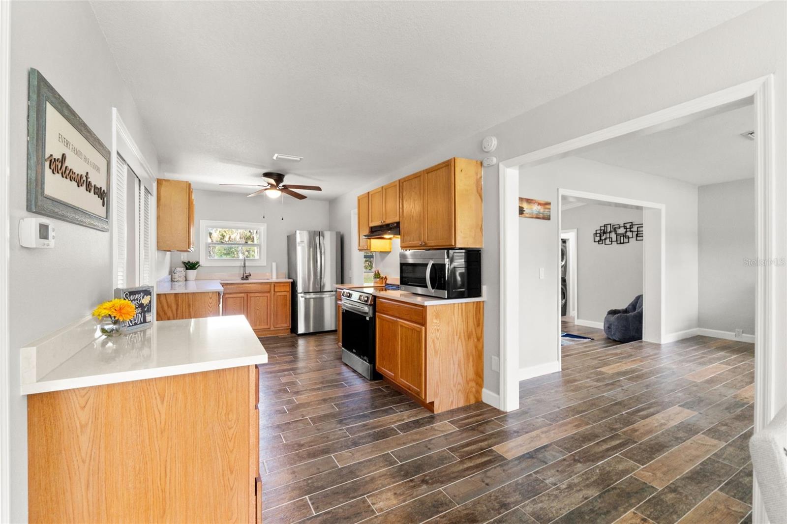 Image 20 of 50 For 10928 Fort Island Trail