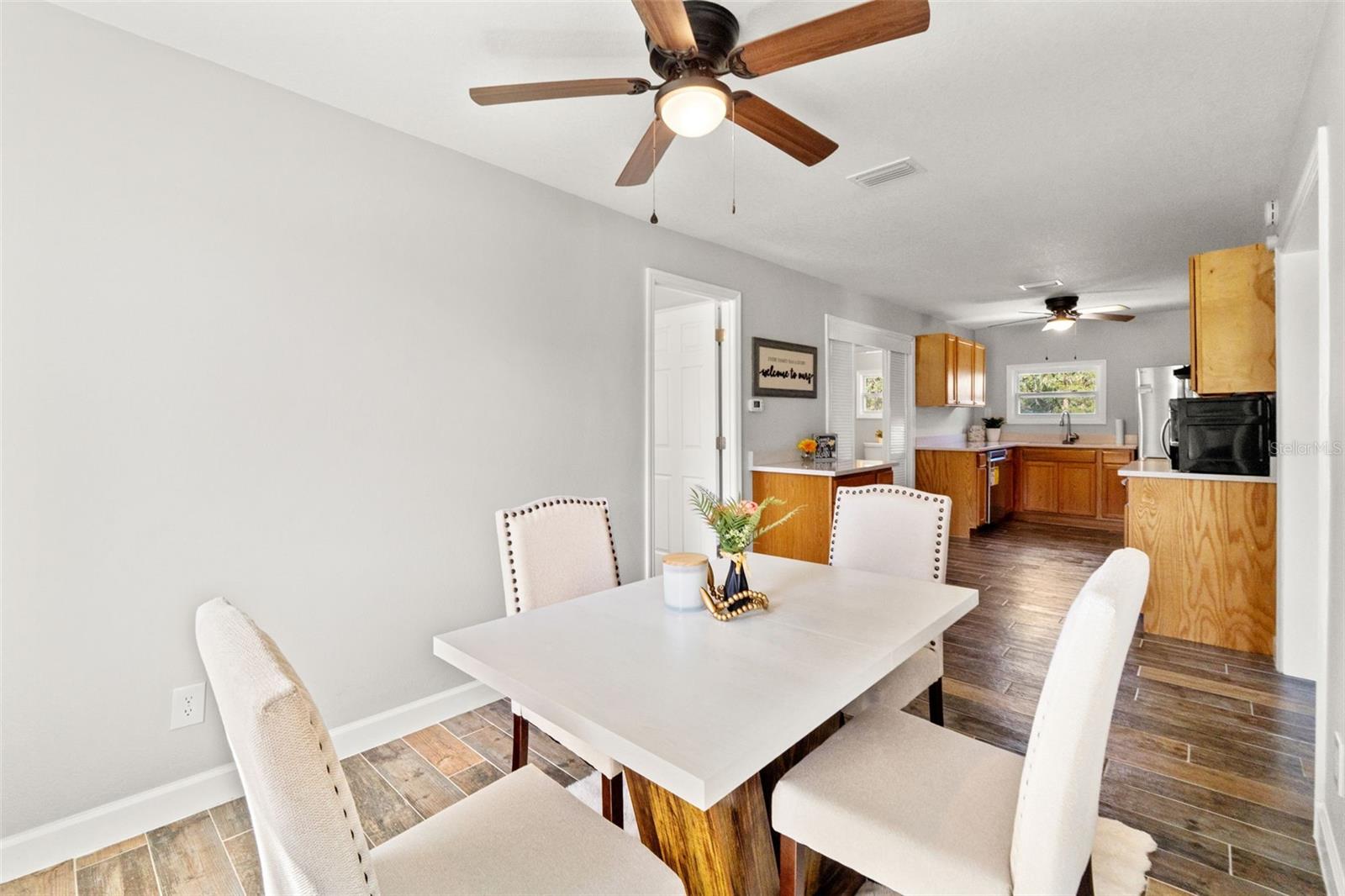 Image 21 of 50 For 10928 Fort Island Trail