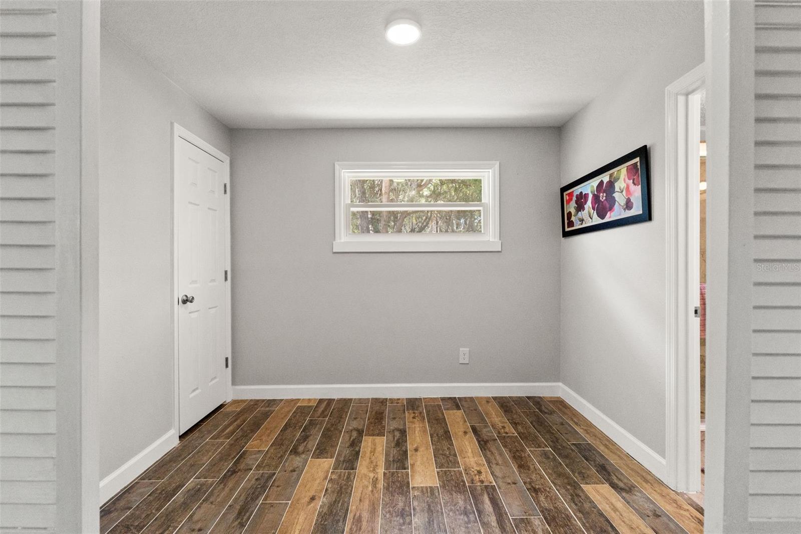 Image 28 of 50 For 10928 Fort Island Trail