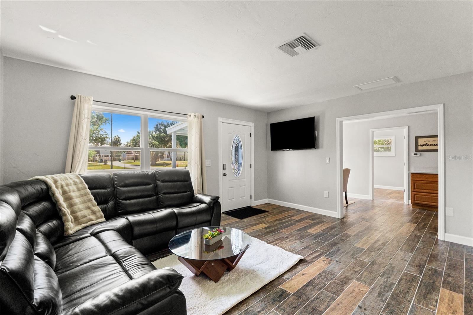 Image 33 of 50 For 10928 Fort Island Trail