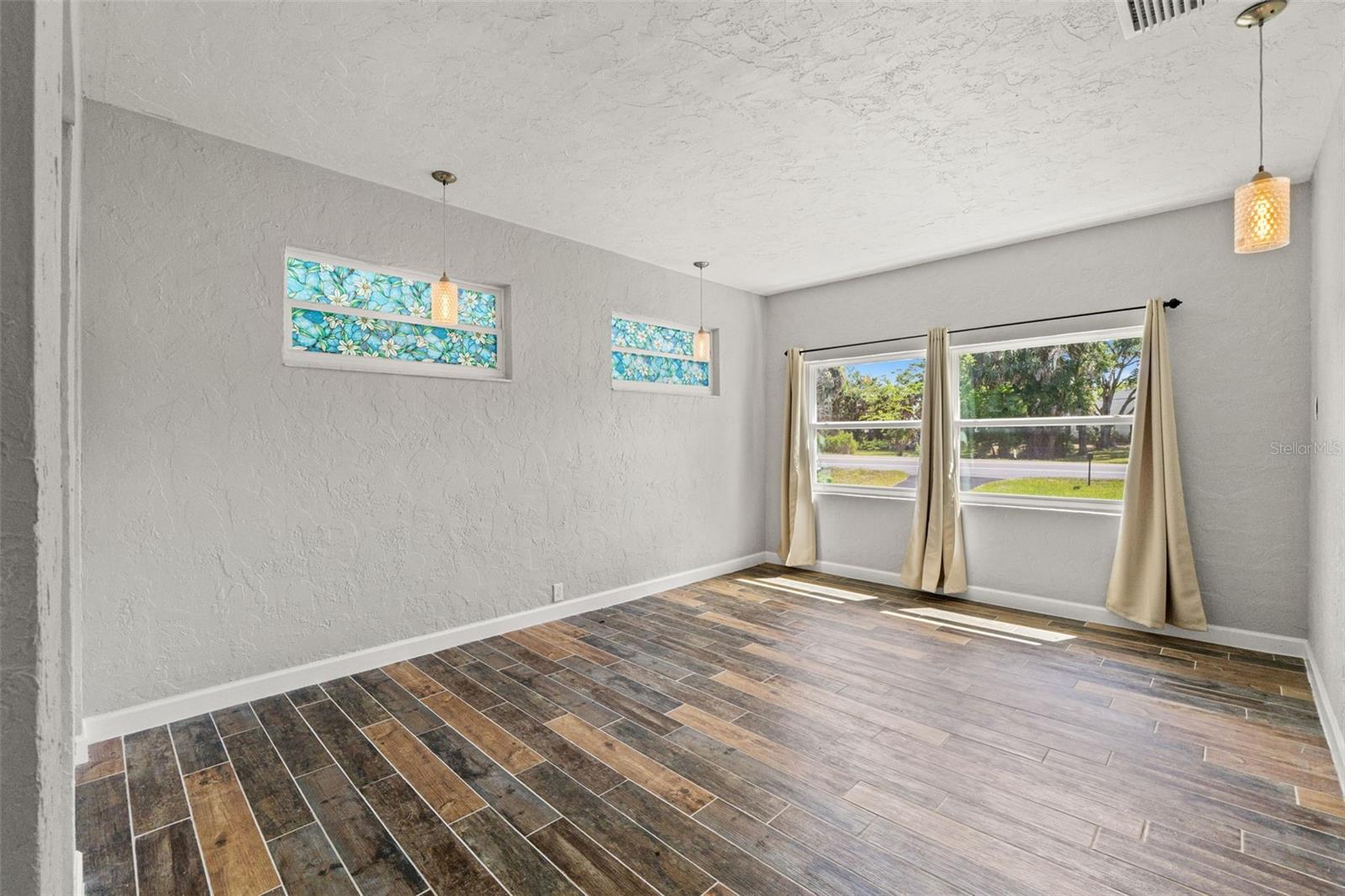 Image 35 of 50 For 10928 Fort Island Trail