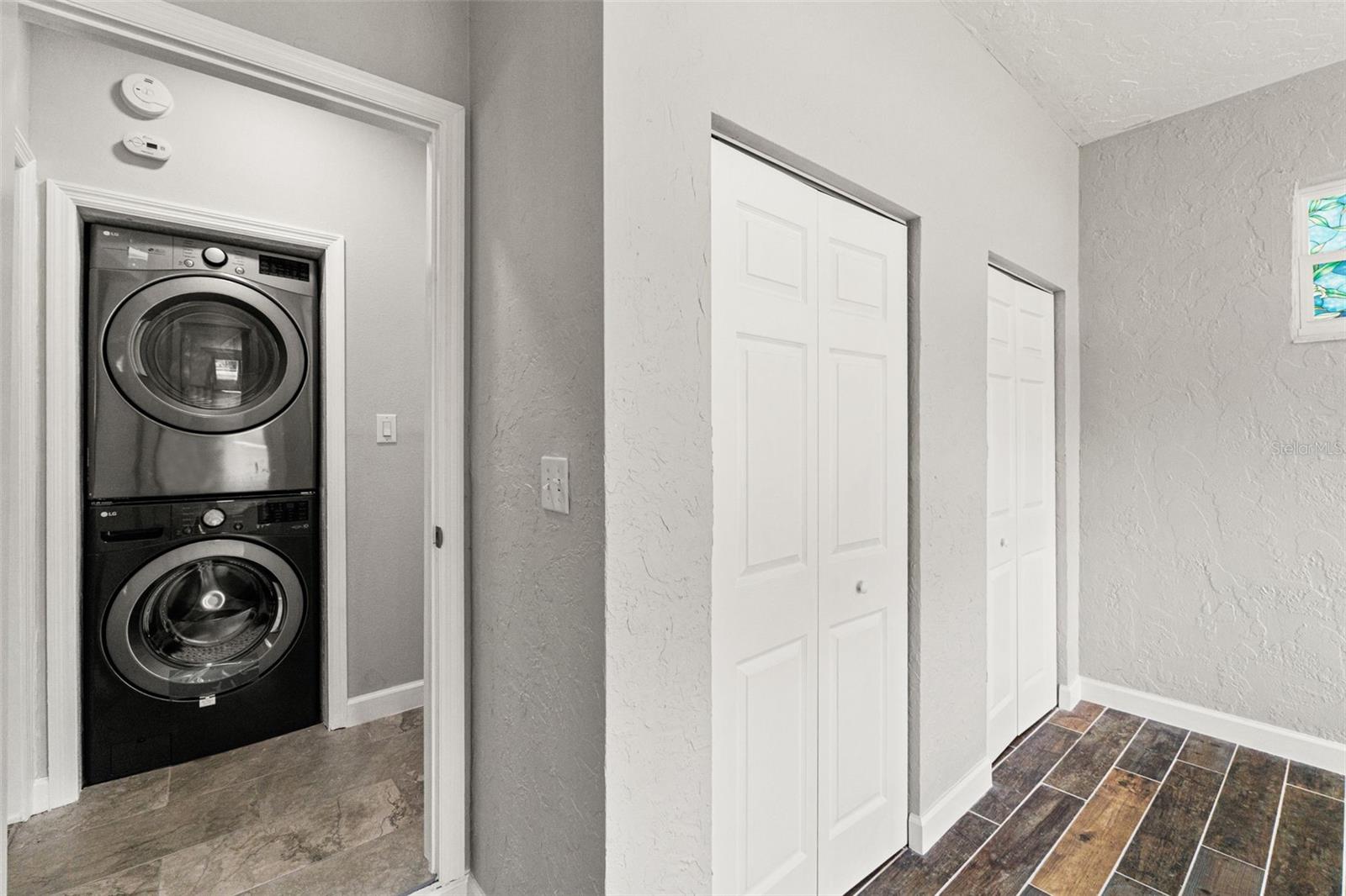 Image 36 of 50 For 10928 Fort Island Trail