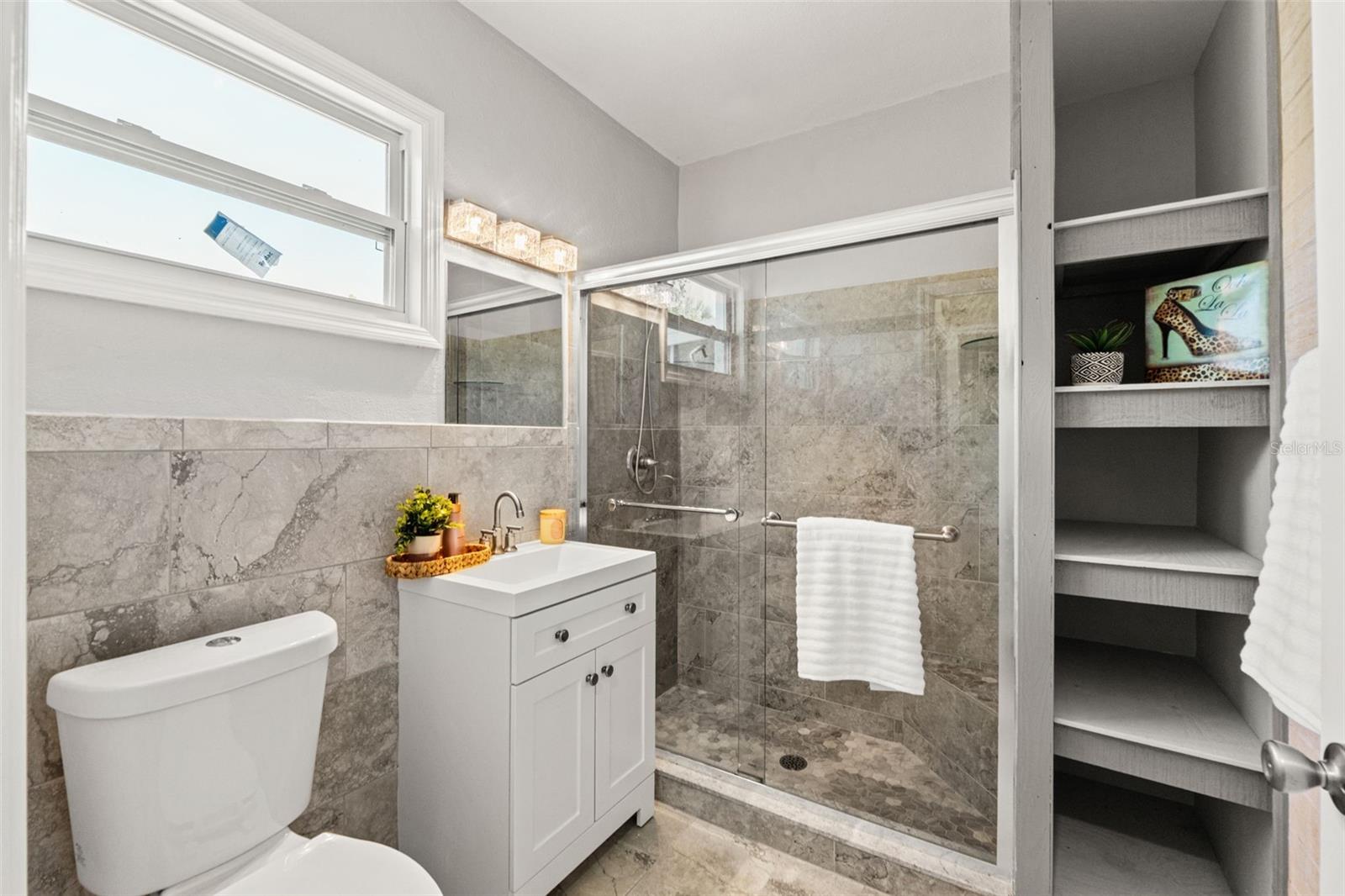 Image 9 of 50 For 10928 Fort Island Trail