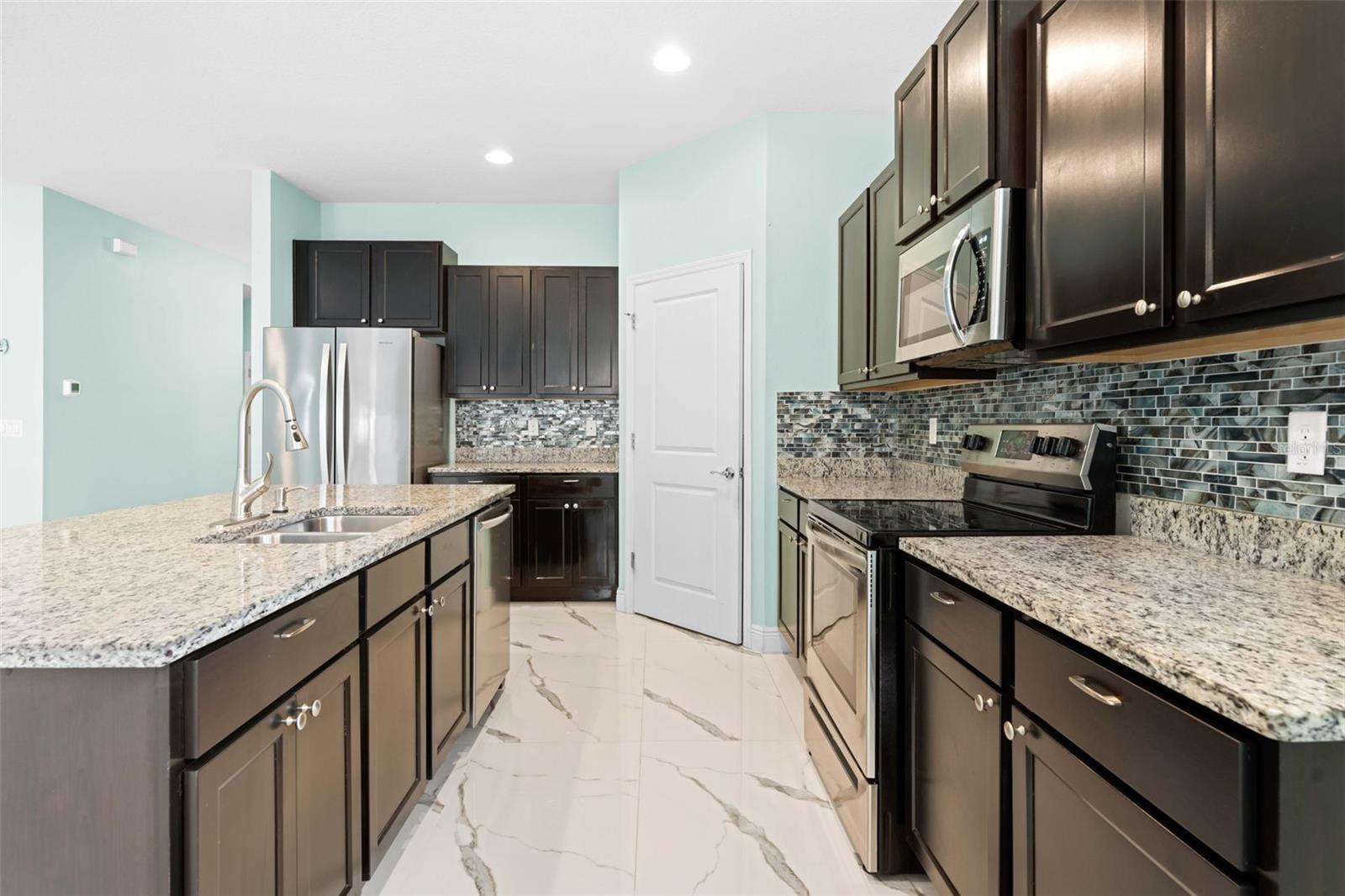 Image 31 of 72 For 13682 Hunting Creek Place