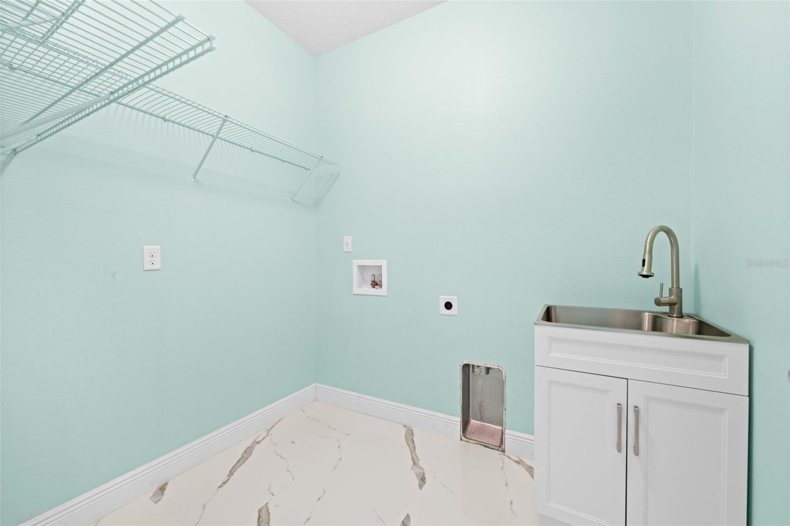 Image 54 of 72 For 13682 Hunting Creek Place