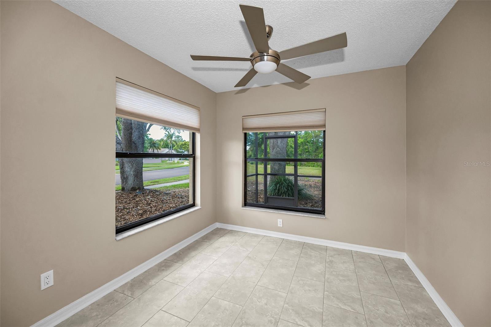 Image 15 of 46 For 9307 Palm Haven Court