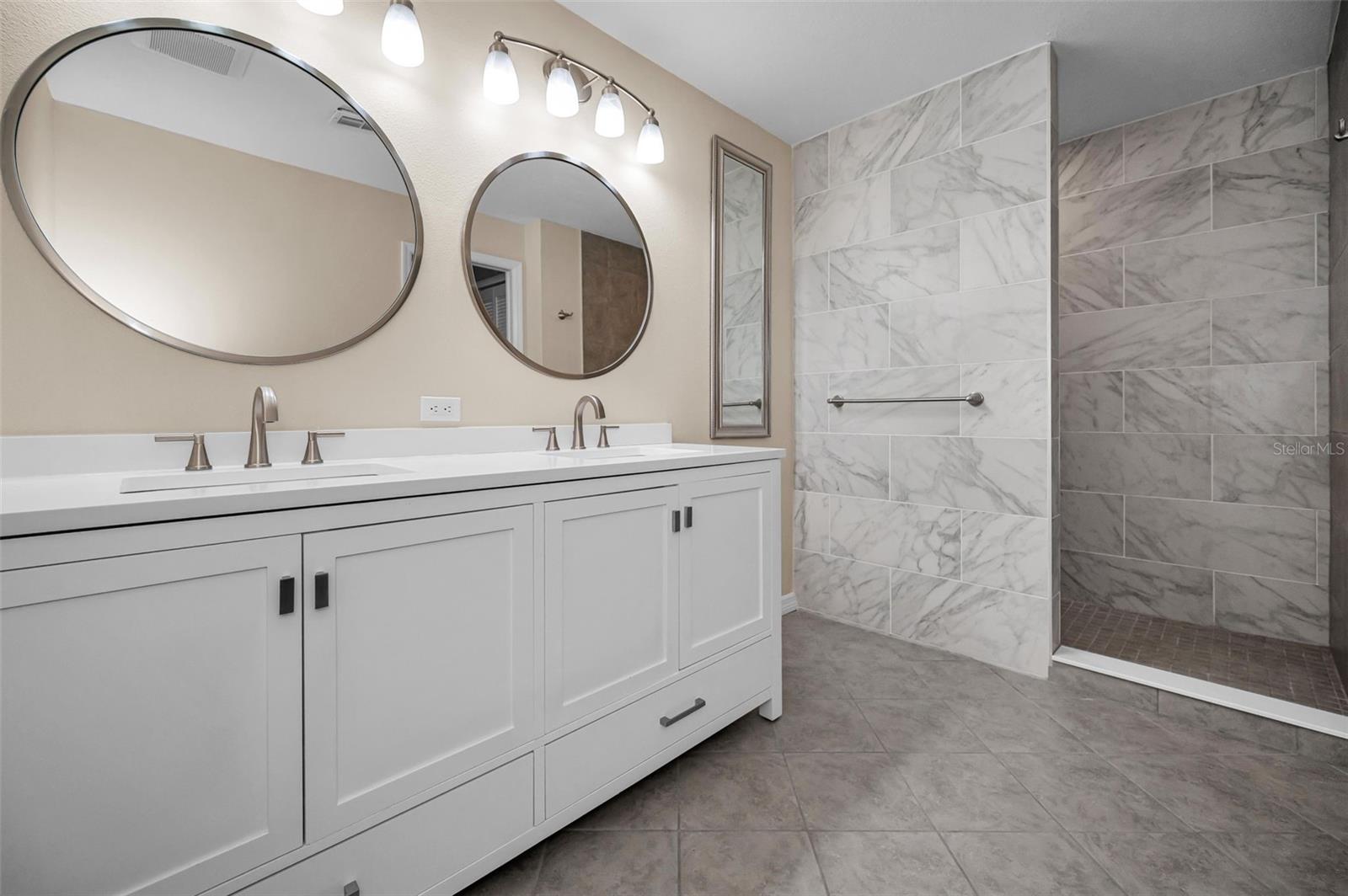 Image 17 of 46 For 9307 Palm Haven Court