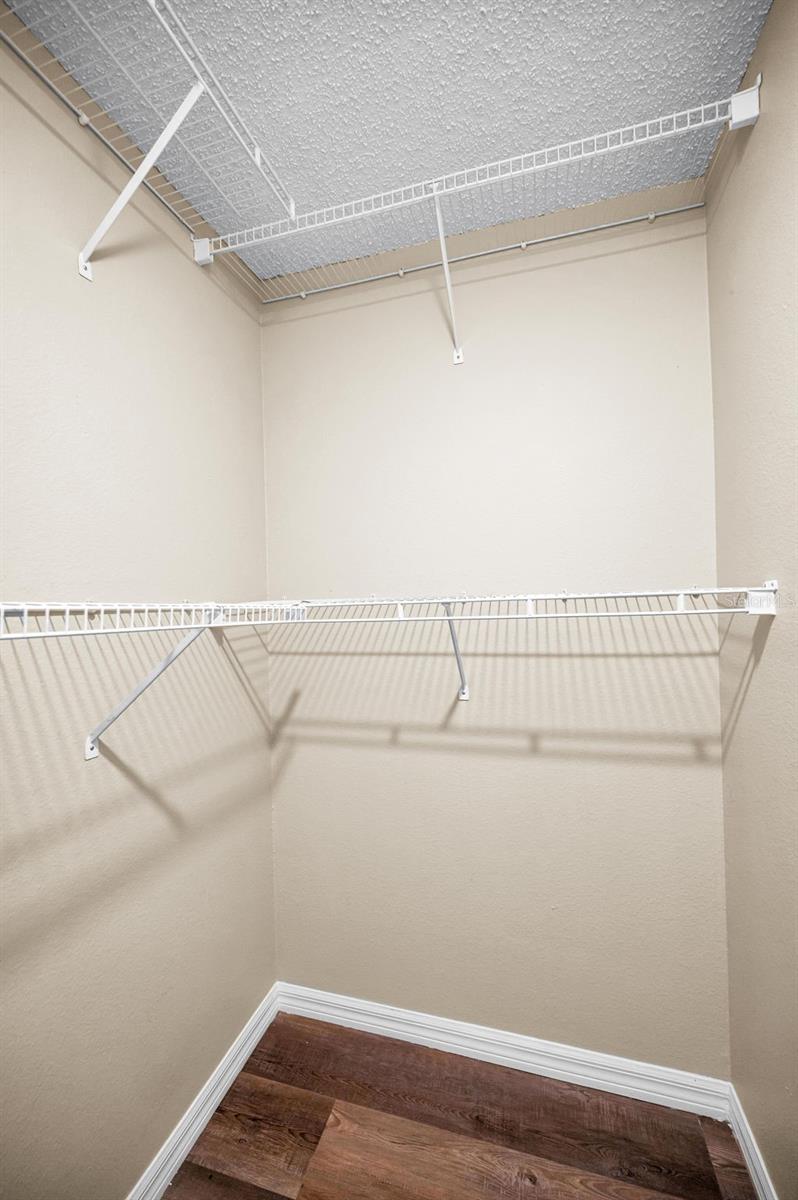 Image 19 of 46 For 9307 Palm Haven Court