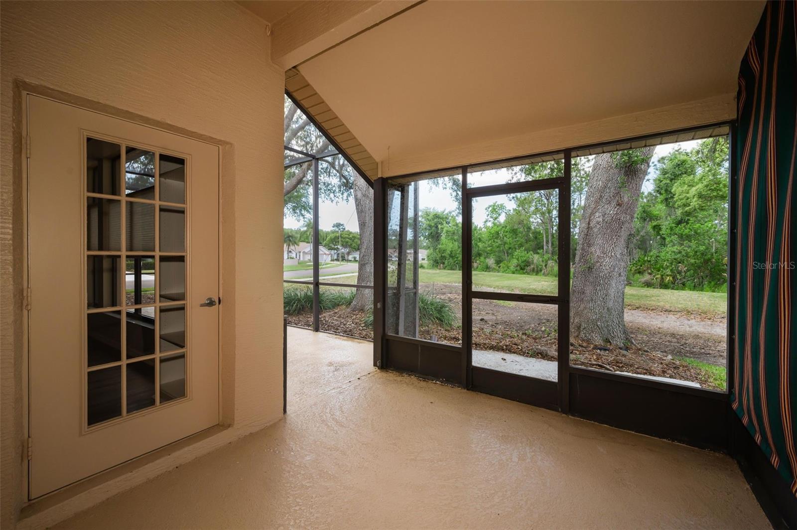 Image 23 of 46 For 9307 Palm Haven Court