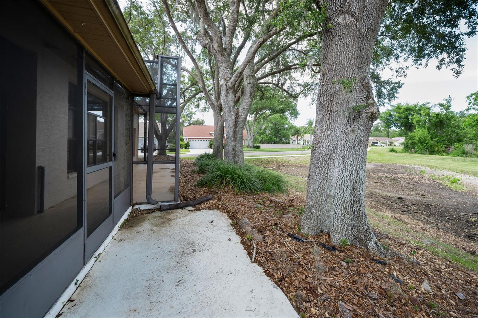 Image 27 of 46 For 9307 Palm Haven Court