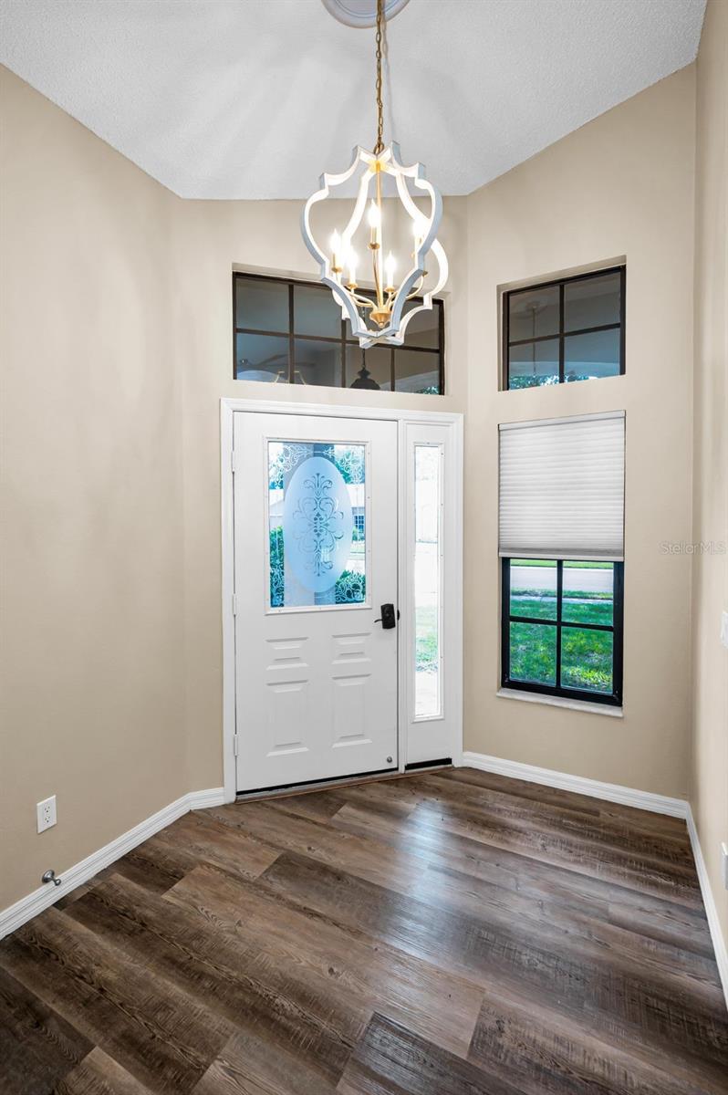 Image 5 of 46 For 9307 Palm Haven Court