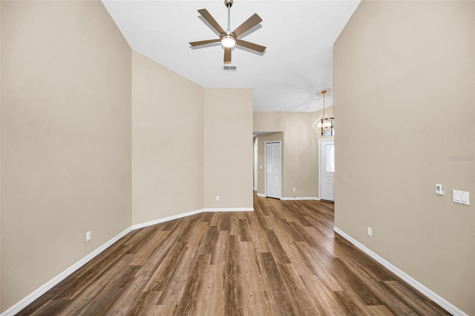 Image 6 of 46 For 9307 Palm Haven Court