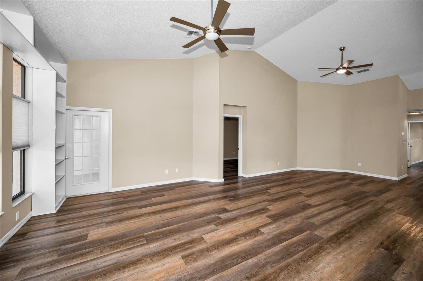 Image 11 of 61 For 9307 Palm Haven Court
