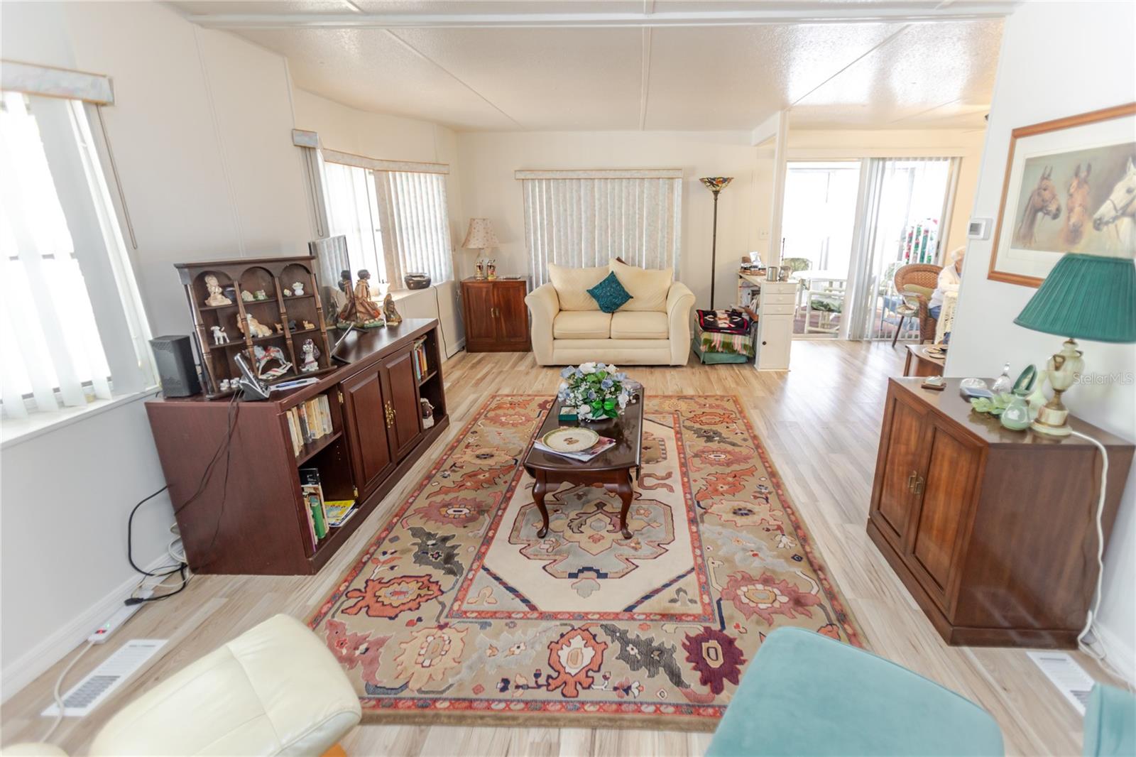 Image 17 of 47 For 12087 Club House Road