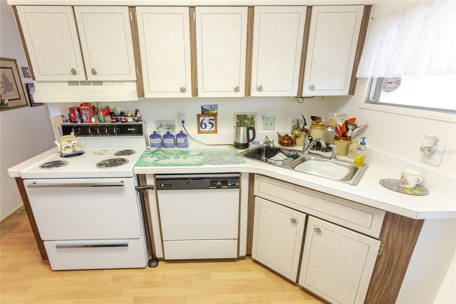 Image 21 of 47 For 12087 Club House Road