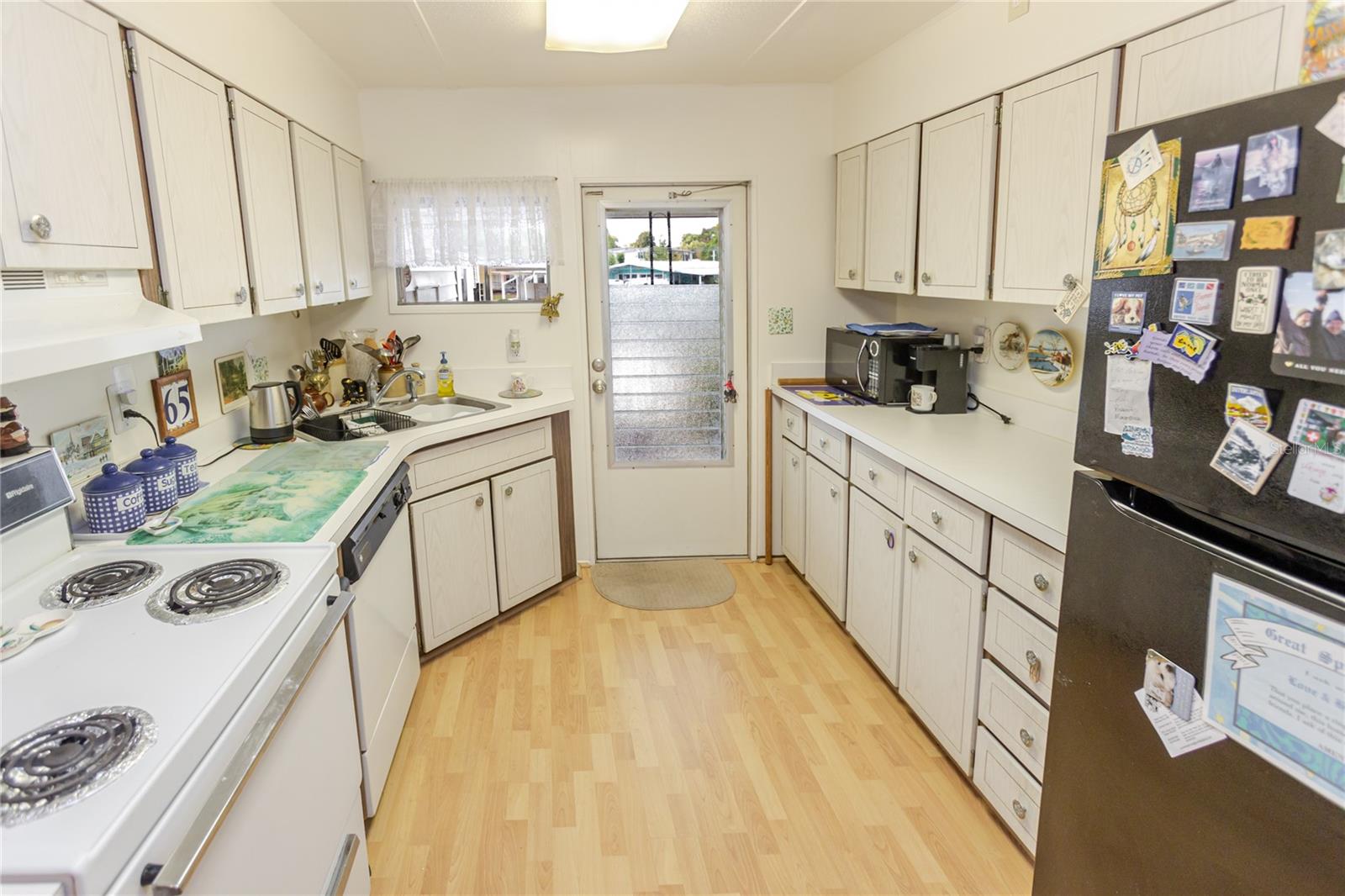 Image 23 of 47 For 12087 Club House Road