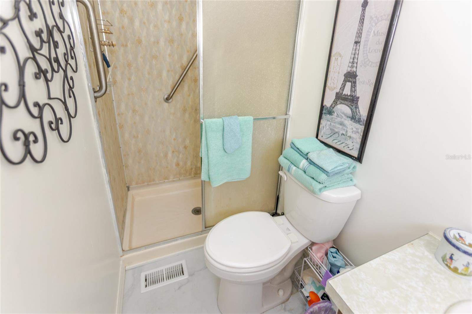 Image 34 of 47 For 12087 Club House Road