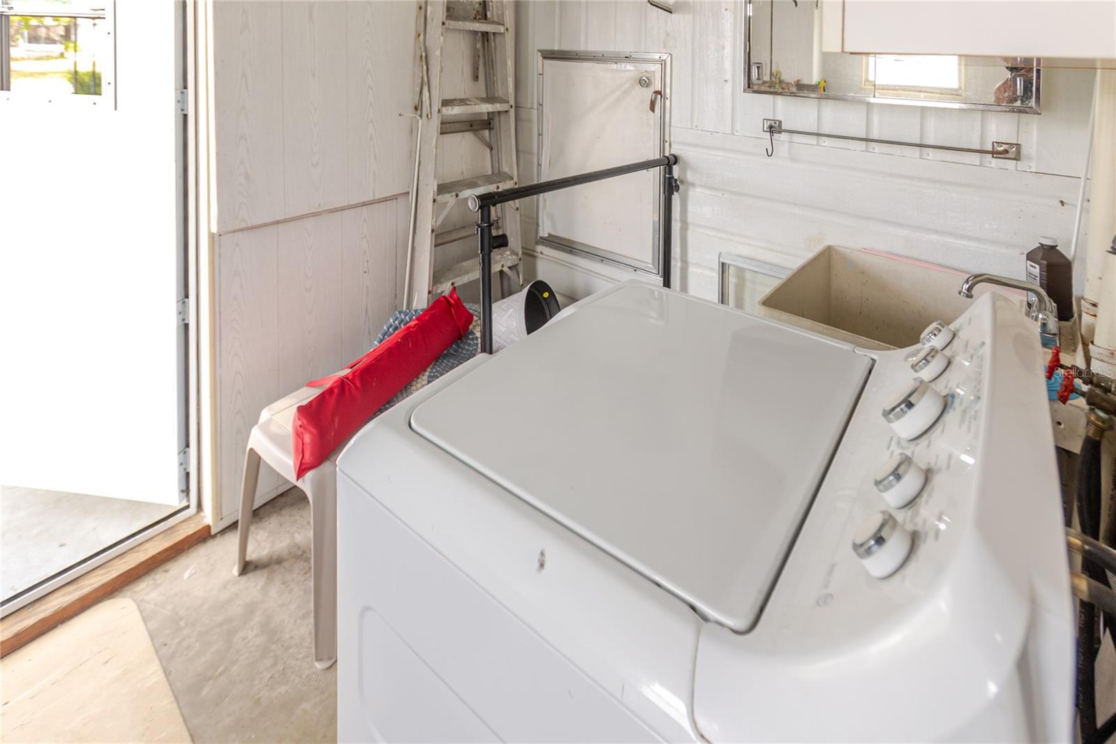 Image 38 of 47 For 12087 Club House Road