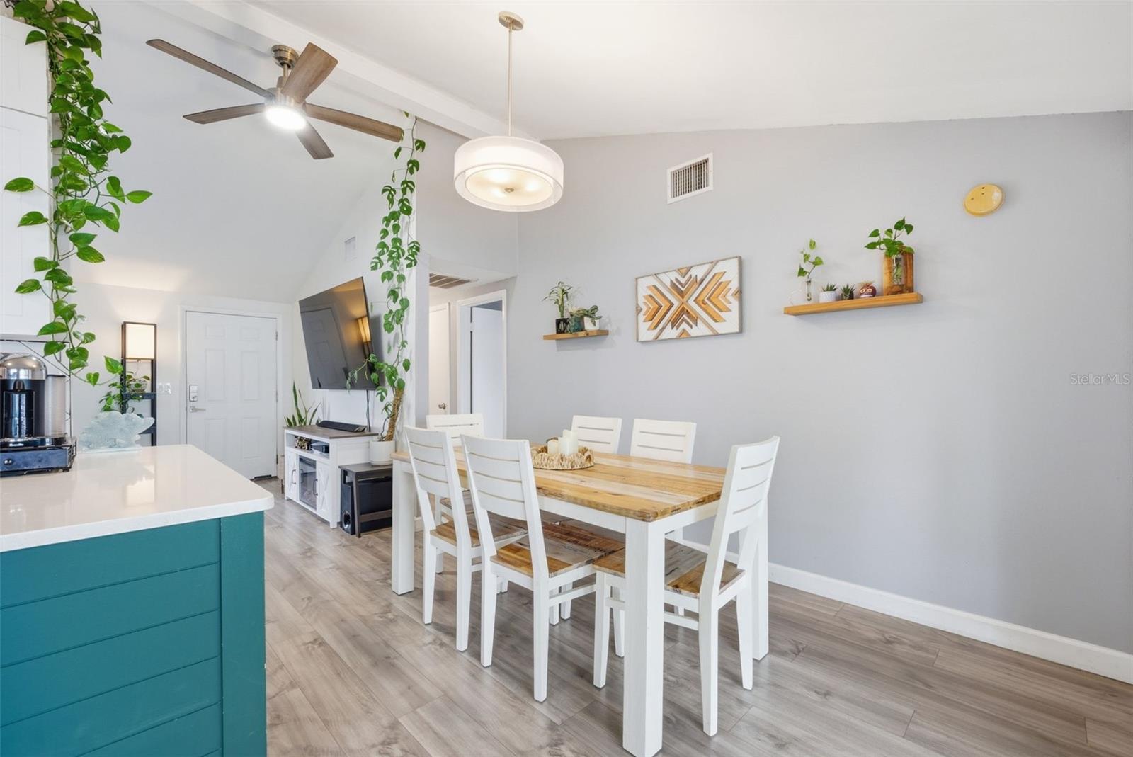 Image 10 of 44 For 7507 Woodland Oaks Court