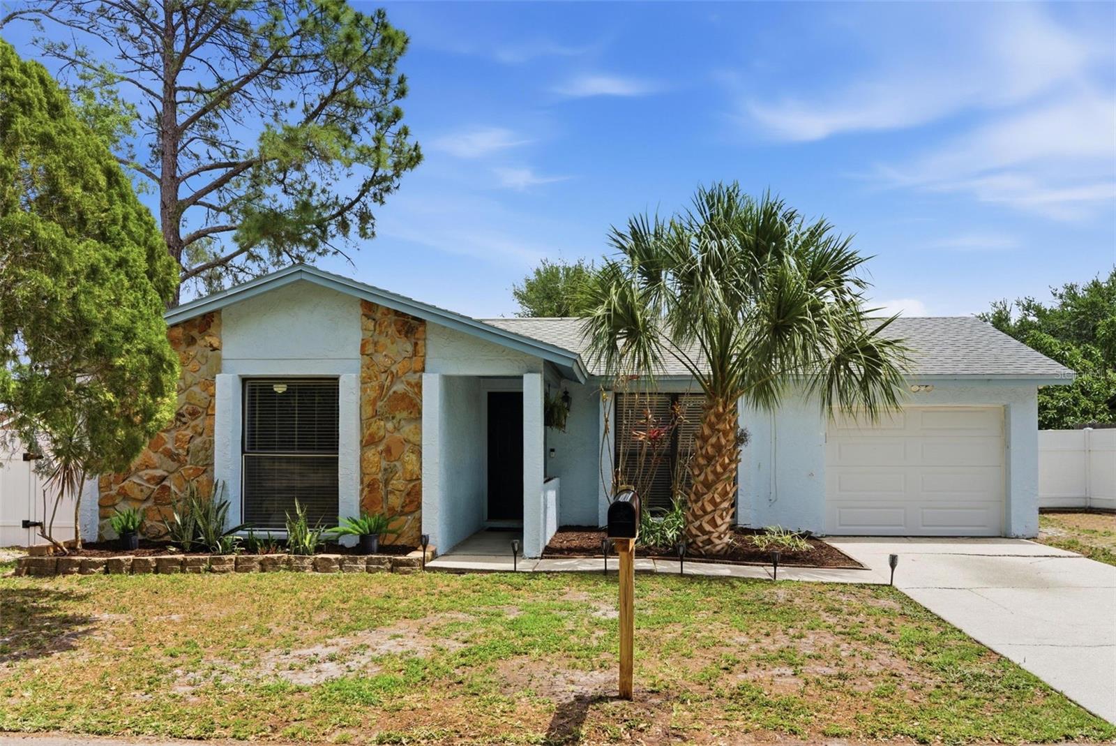 Image 2 of 44 For 7507 Woodland Oaks Court