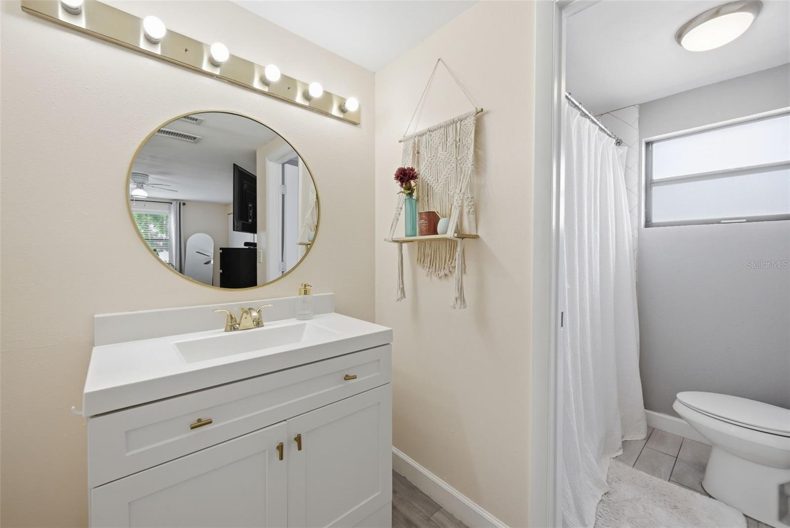 Image 20 of 44 For 7507 Woodland Oaks Court