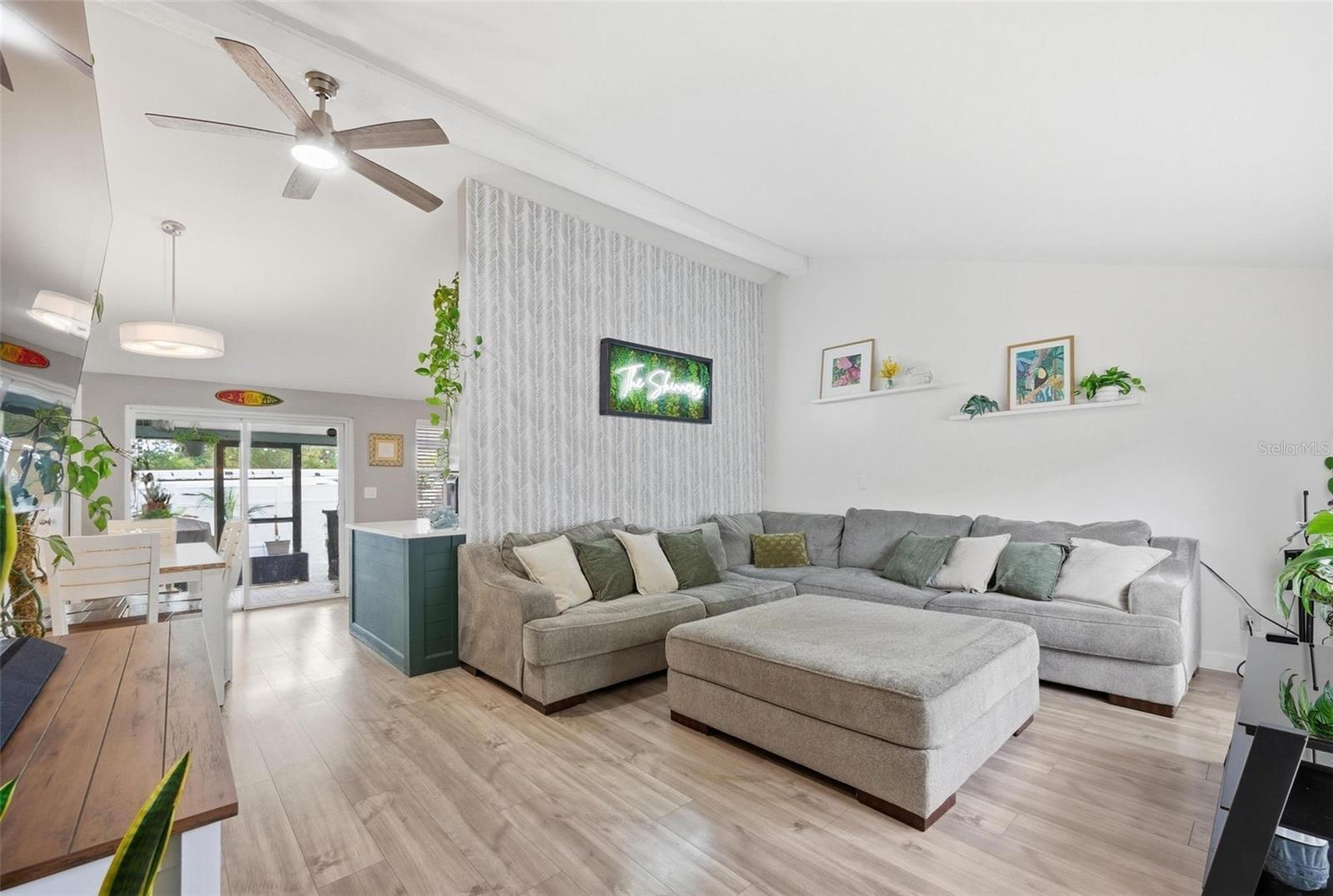 Image 5 of 44 For 7507 Woodland Oaks Court