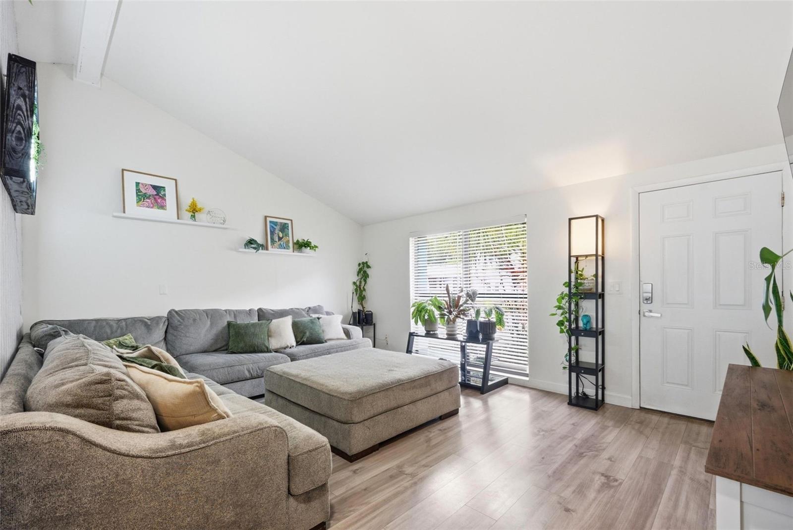 Image 8 of 44 For 7507 Woodland Oaks Court