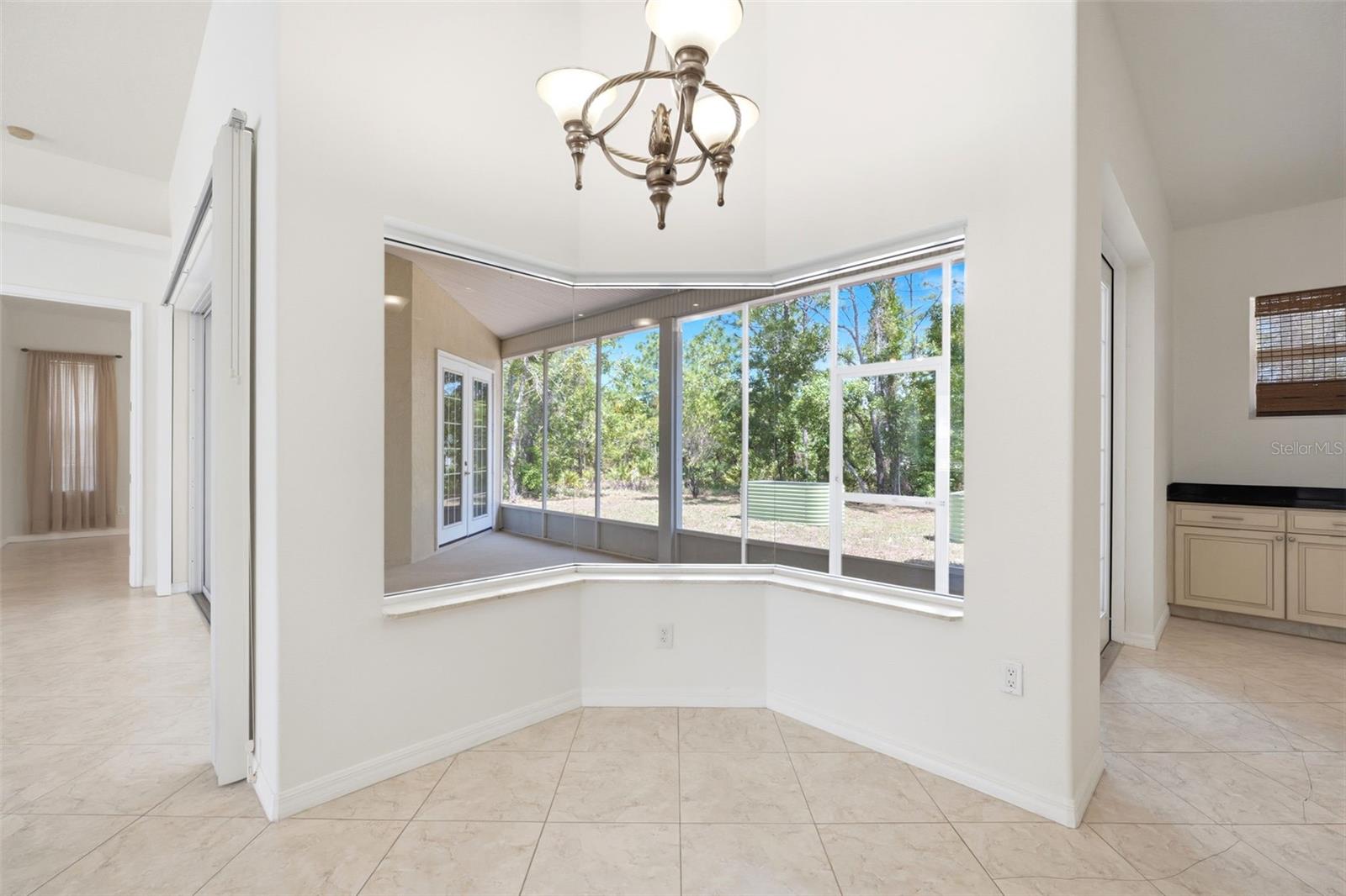 Listing photo id 14 for 130 Linder Drive