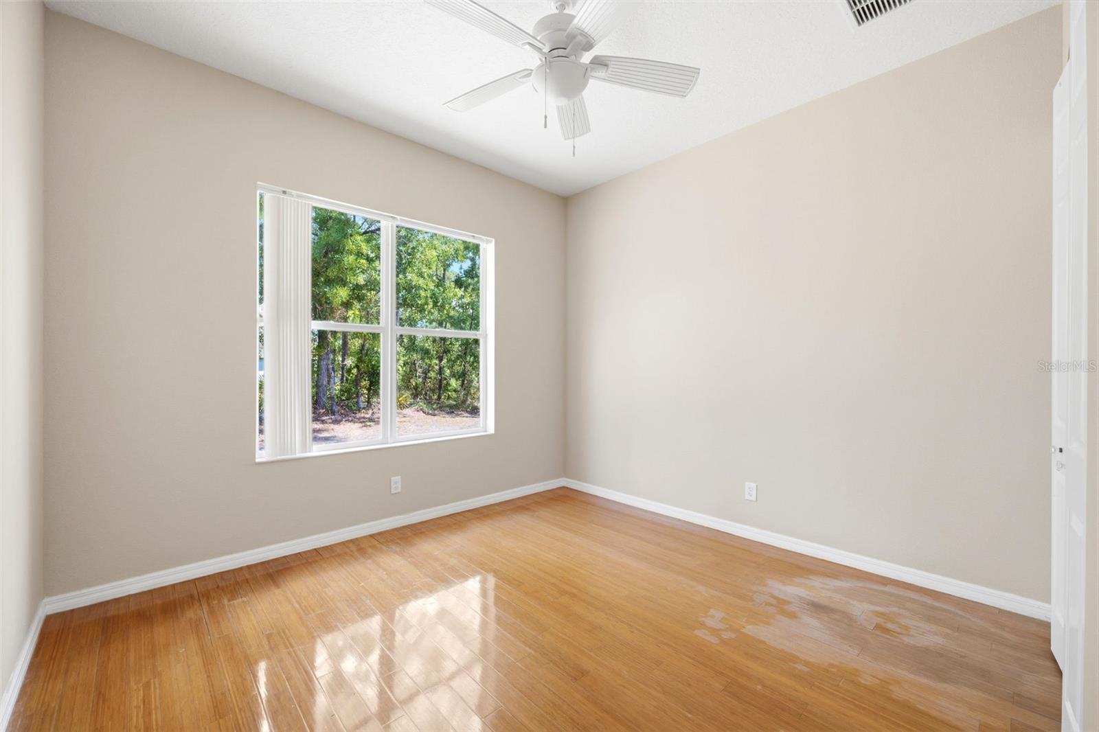 Listing photo id 27 for 130 Linder Drive