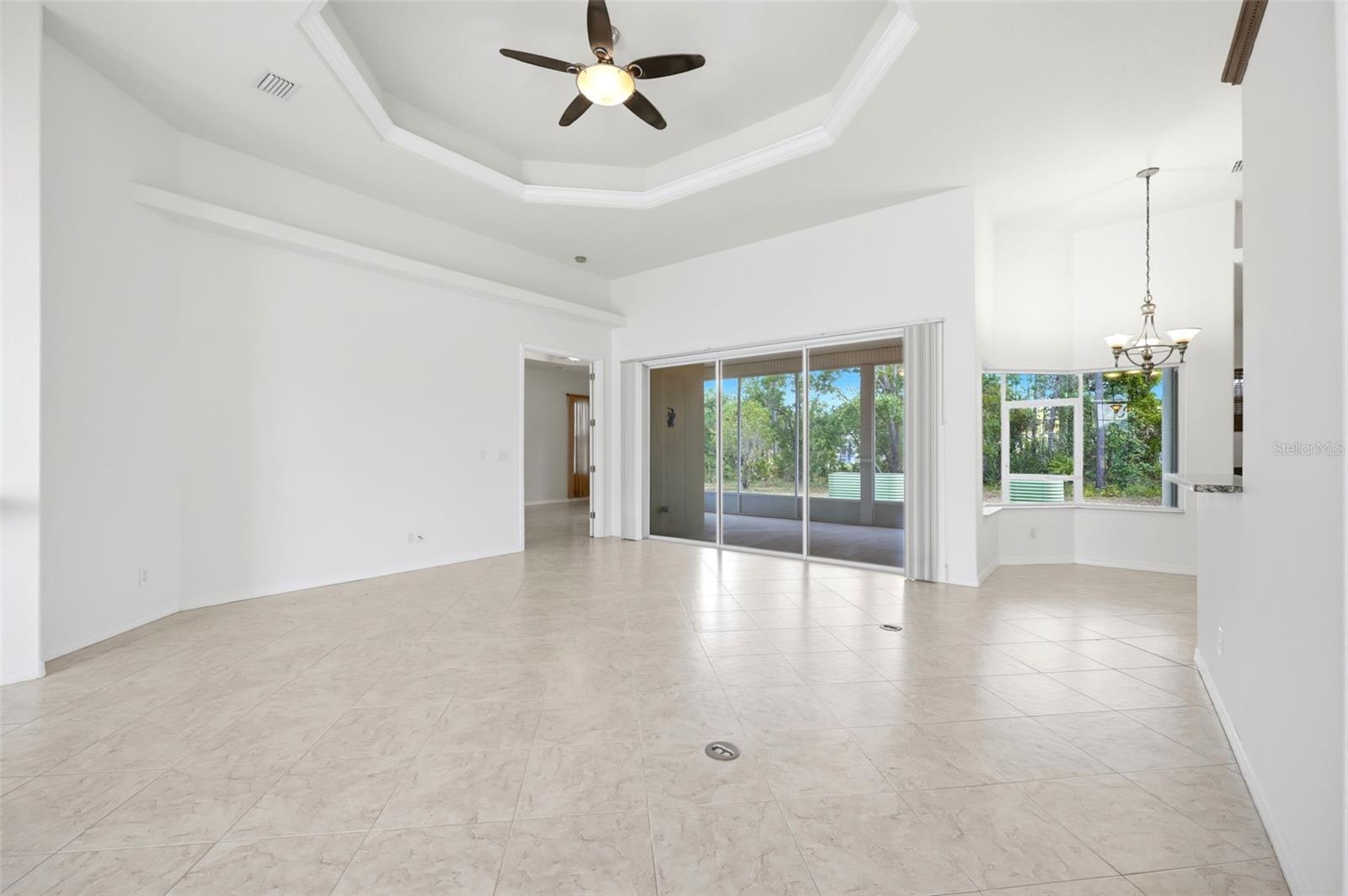 Listing photo id 5 for 130 Linder Drive