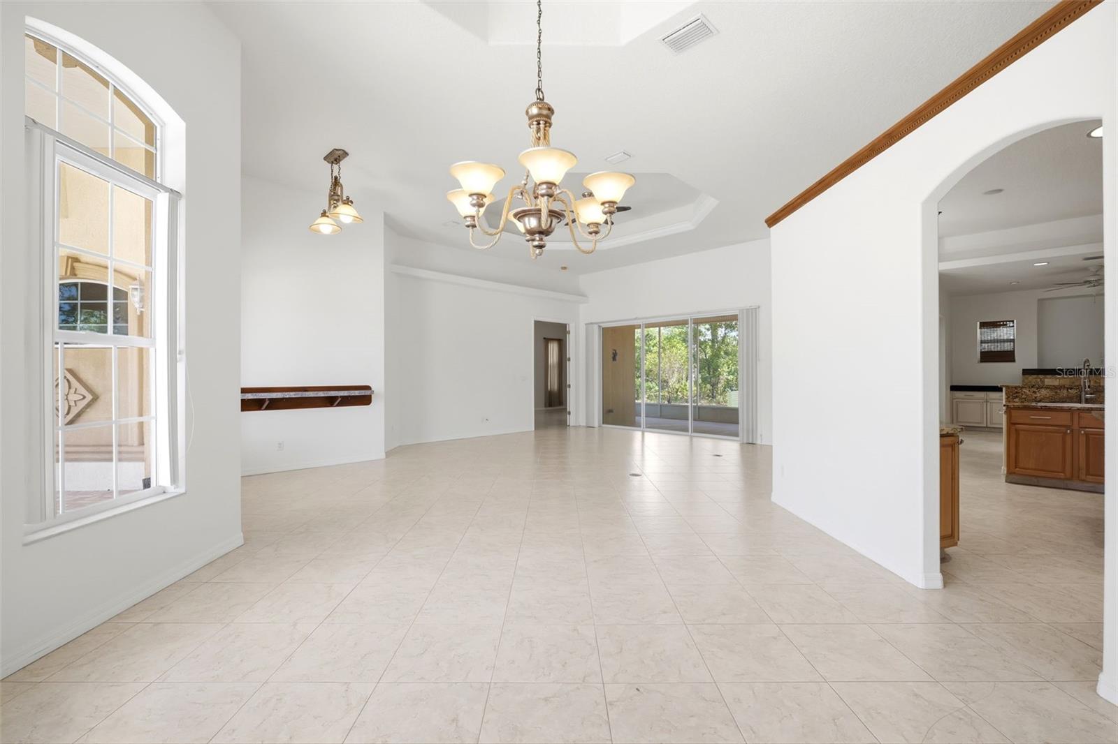 Listing photo id 7 for 130 Linder Drive