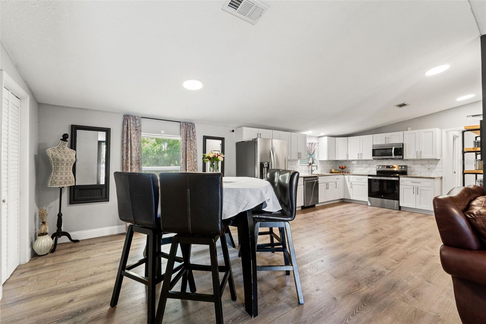 Image 10 of 29 For 6886 Edgewood Lane