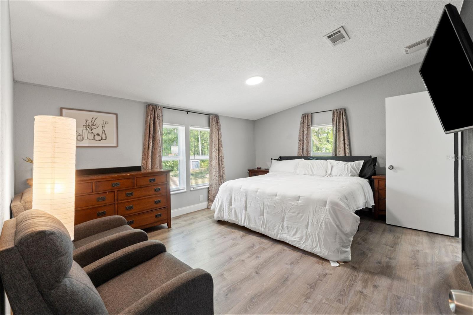 Image 11 of 29 For 6886 Edgewood Lane