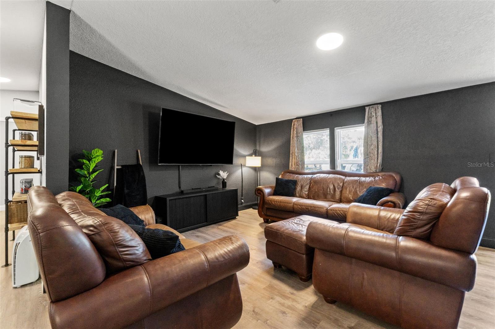 Image 3 of 29 For 6886 Edgewood Lane