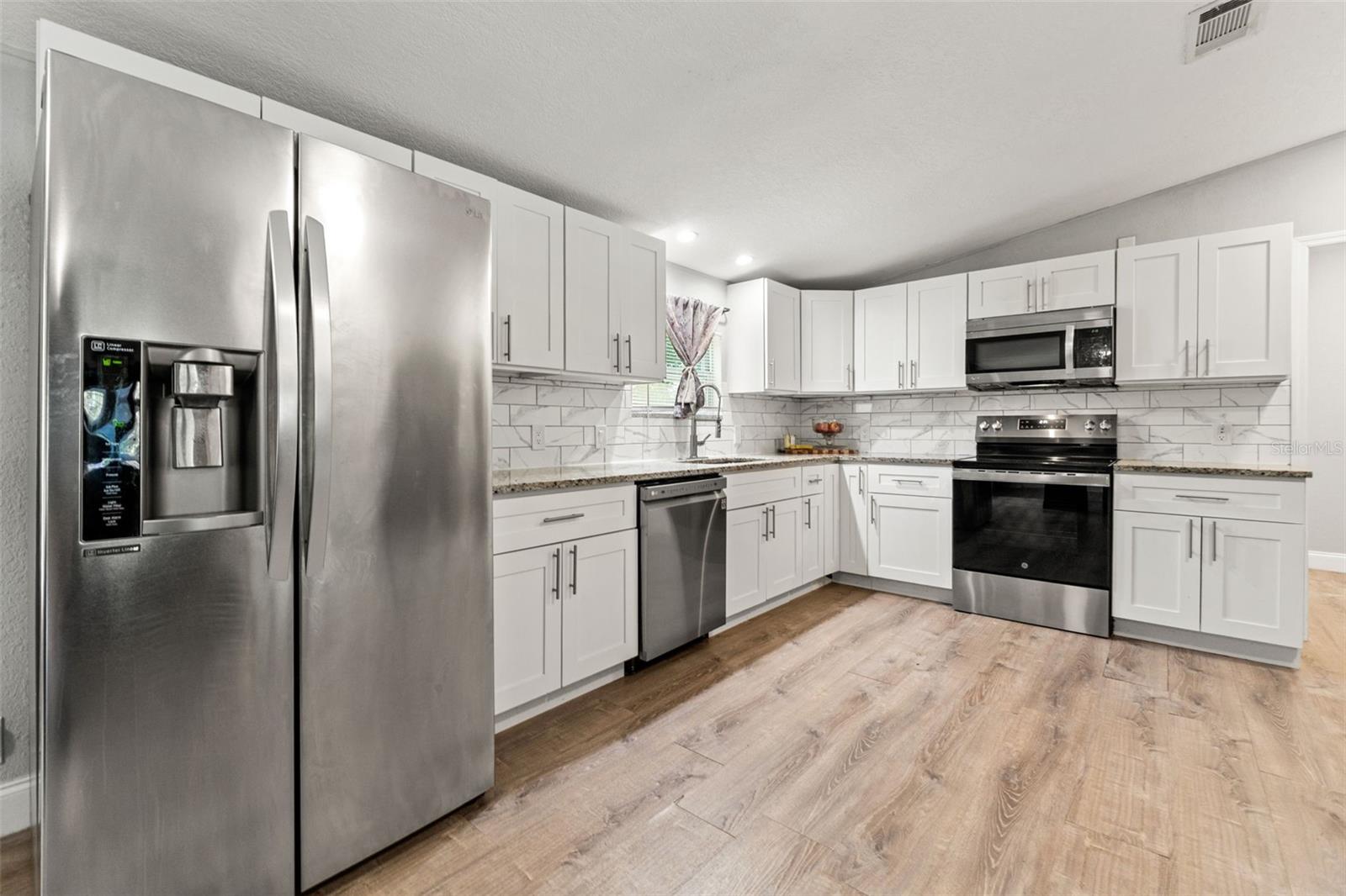 Image 6 of 29 For 6886 Edgewood Lane