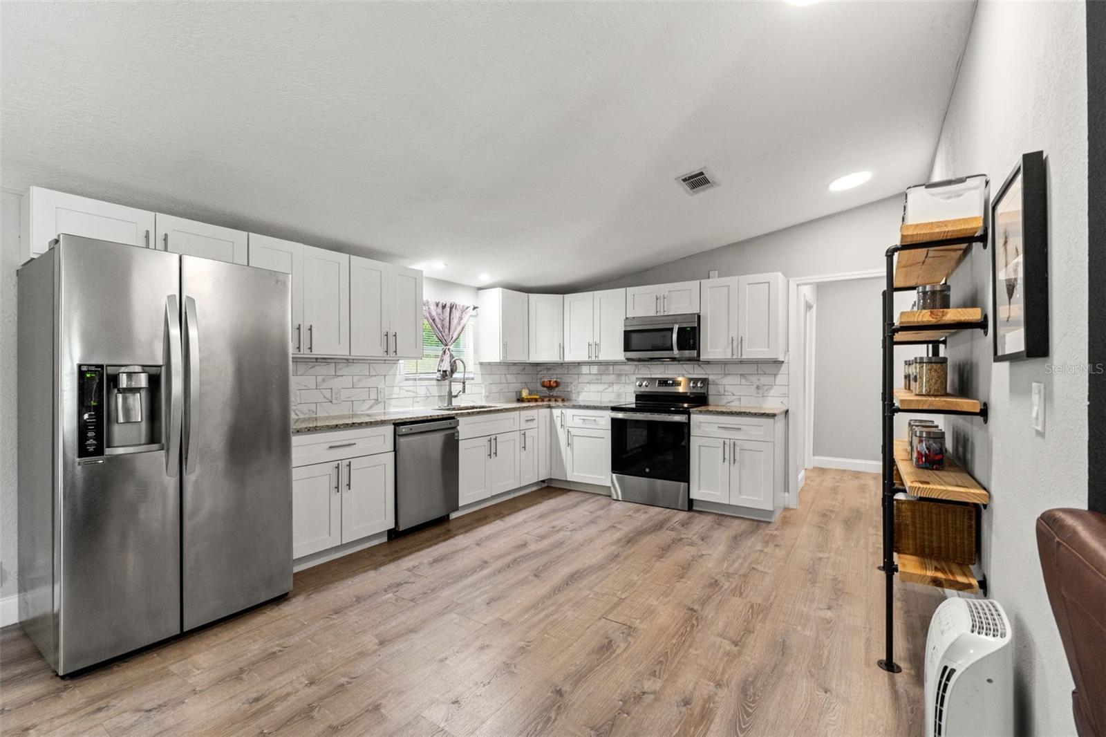 Image 7 of 29 For 6886 Edgewood Lane