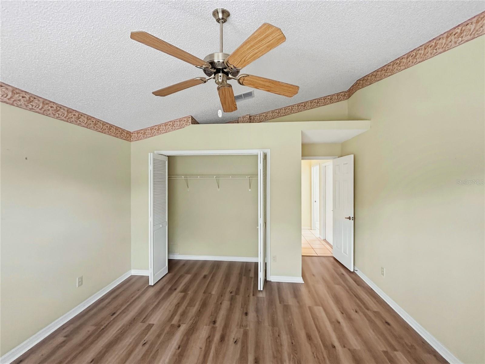 Image 22 of 31 For 9308 Whispering Meadow Court