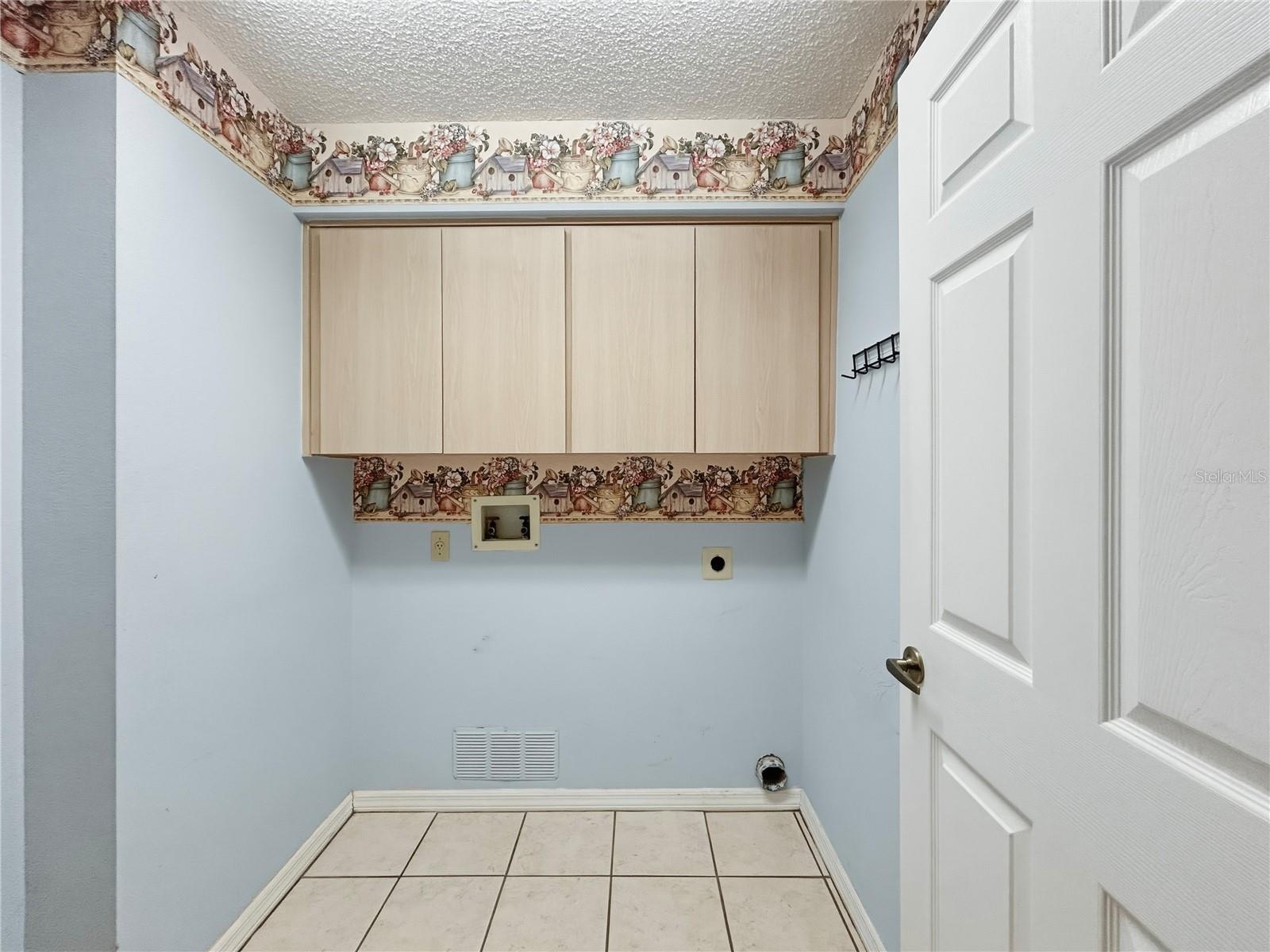 Image 23 of 31 For 9308 Whispering Meadow Court