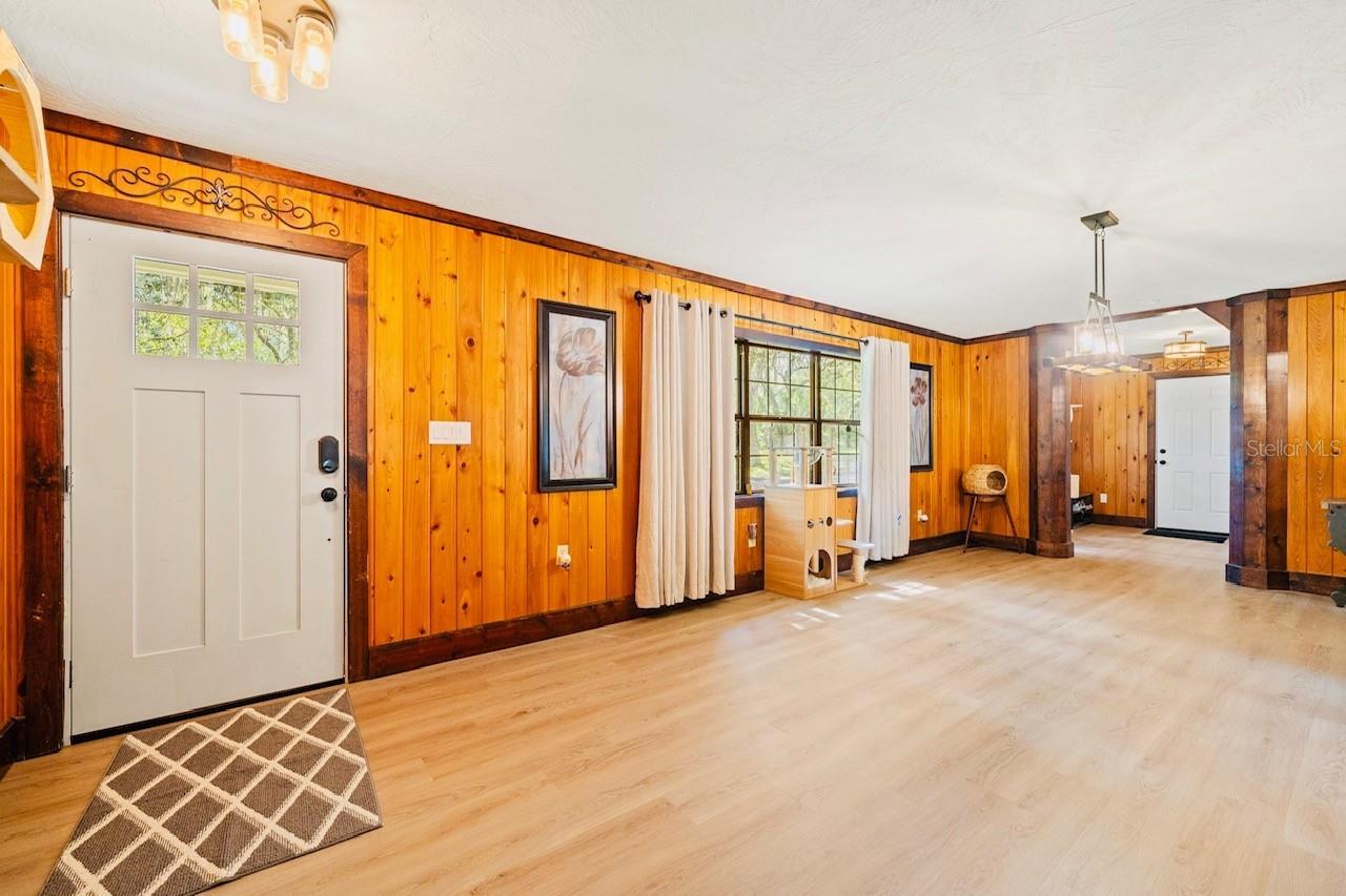 Image 15 of 28 For 10245 Trails End Road