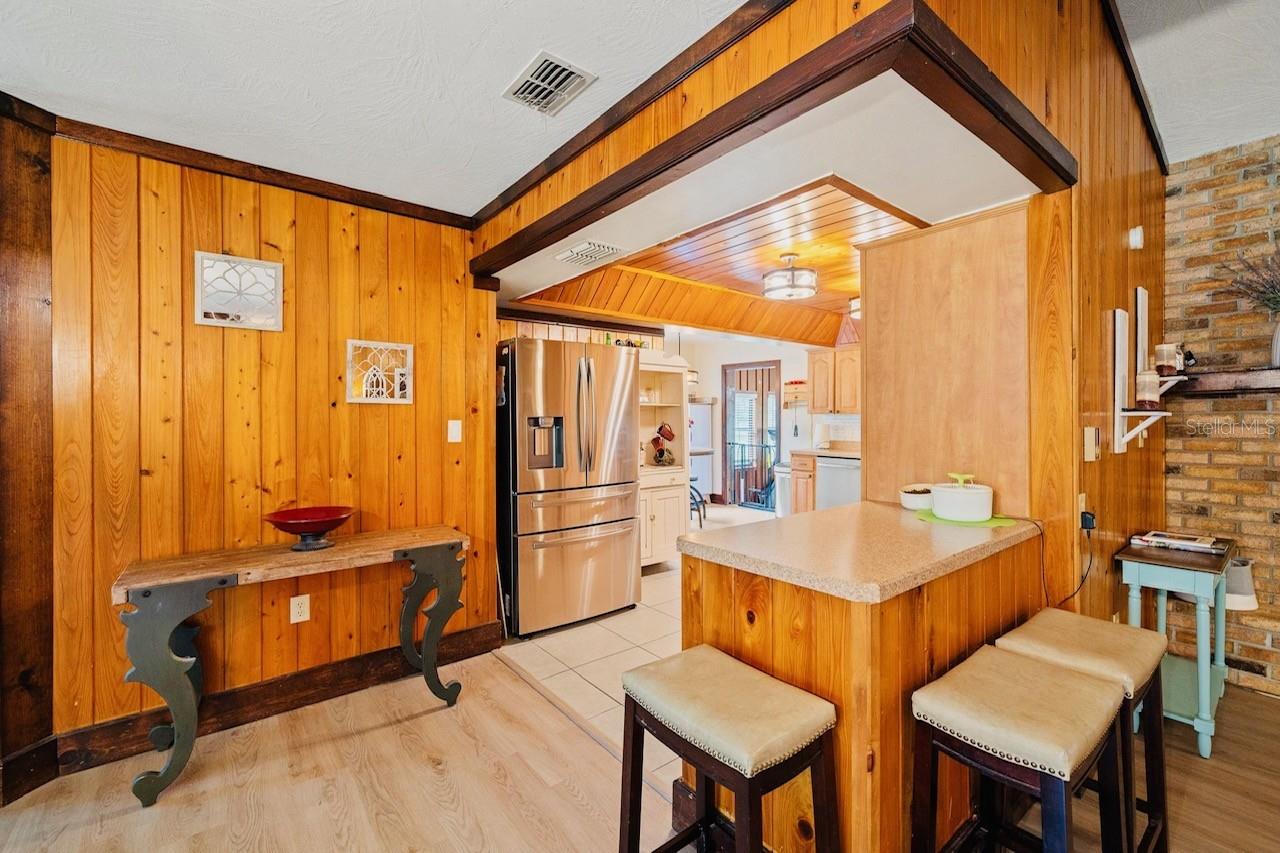 Image 19 of 28 For 10245 Trails End Road