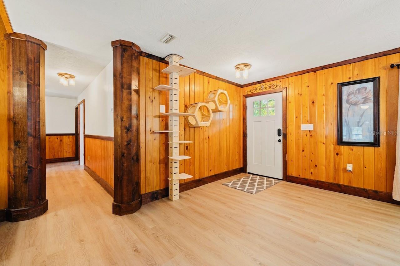 Image 20 of 28 For 10245 Trails End Road