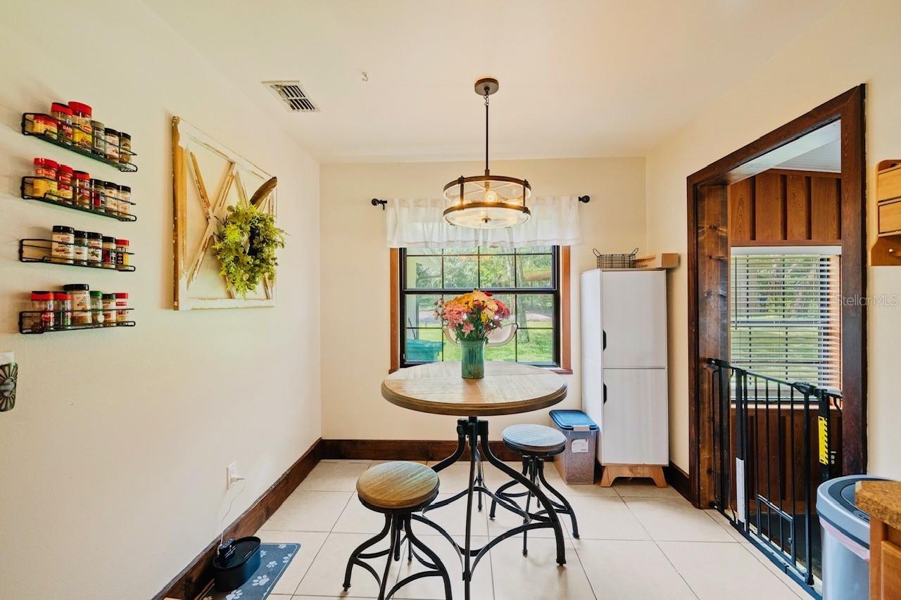 Image 24 of 28 For 10245 Trails End Road