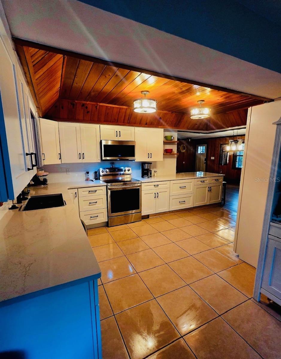 Image 25 of 28 For 10245 Trails End Road