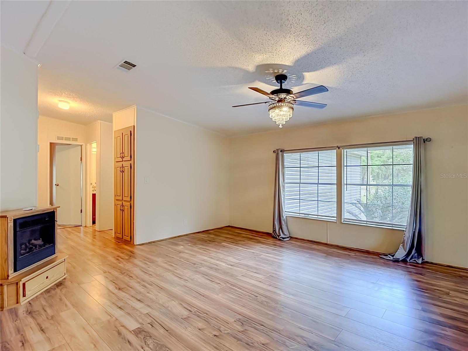 Image 11 of 64 For 38906 Alston Avenue