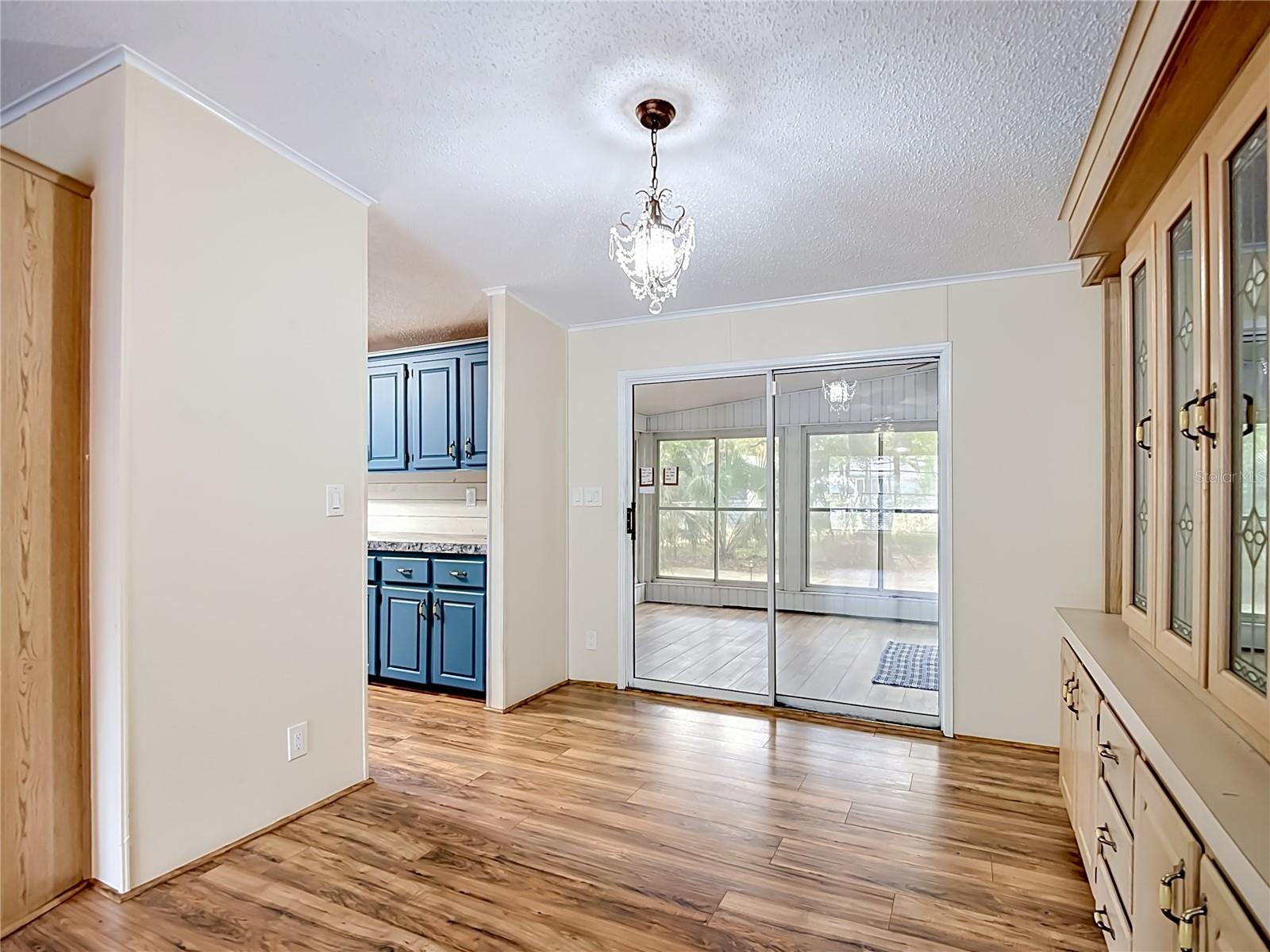 Image 13 of 64 For 38906 Alston Avenue