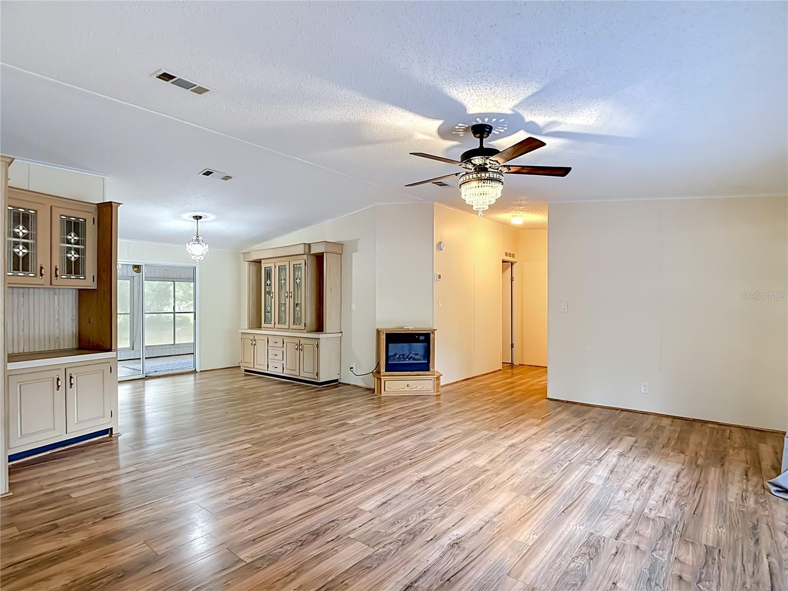 Image 9 of 64 For 38906 Alston Avenue