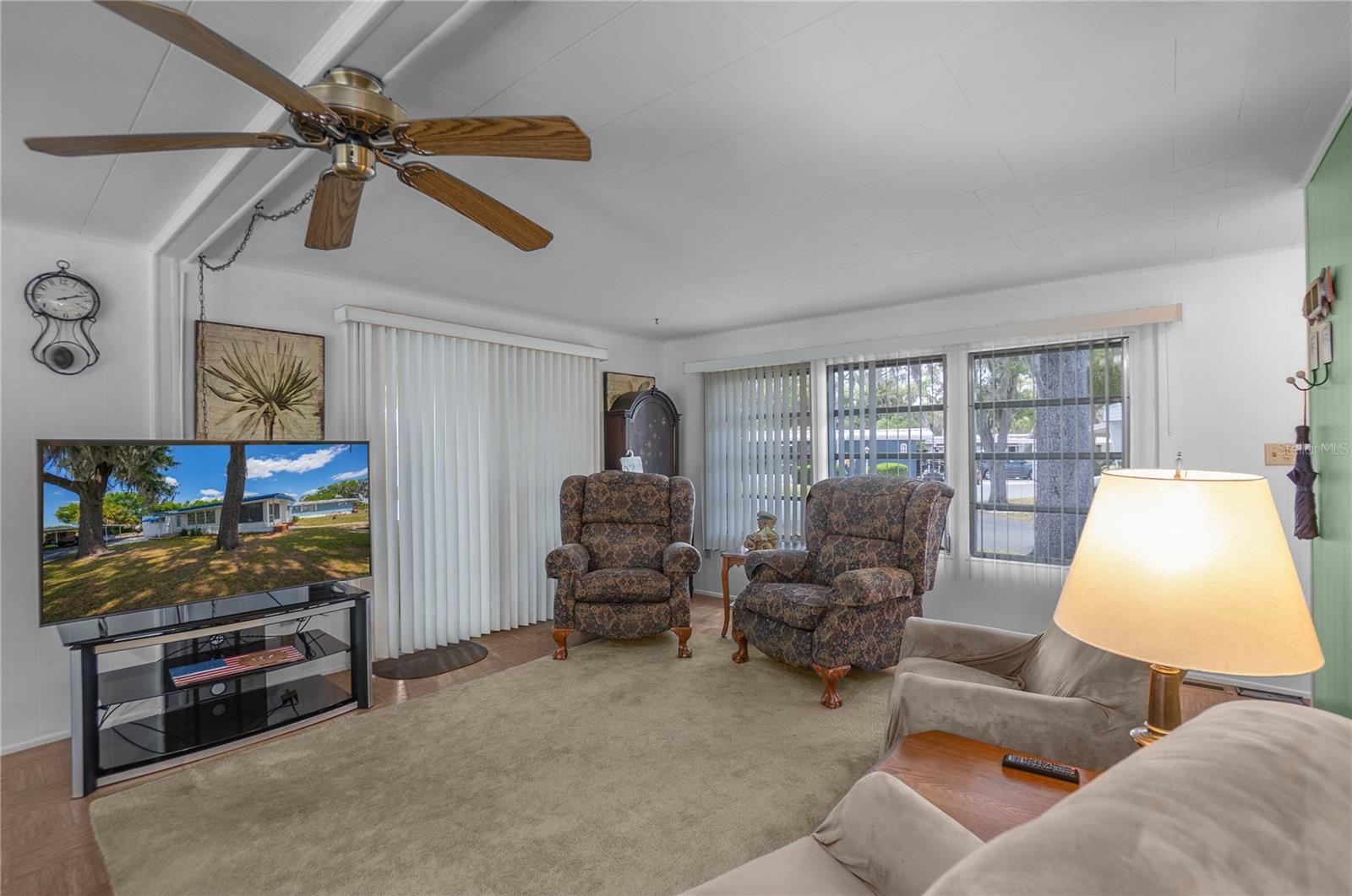 Image 11 of 37 For 3896 Picciola Road 554