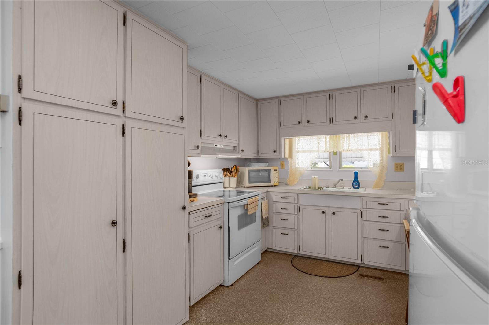 Image 14 of 37 For 3896 Picciola Road 554